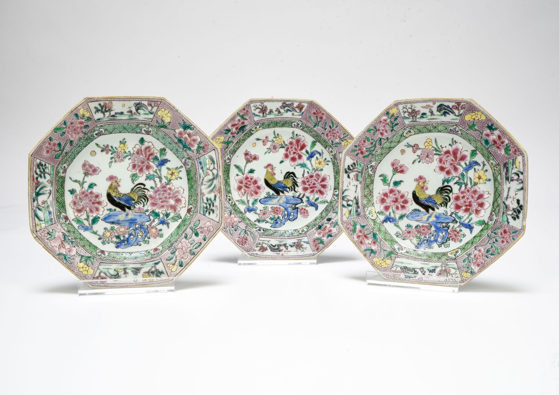 Null CHINE, COMPAGNIE DES INDES - EPOQUE YONGZHENG (1723 - 1735)

Trois assiette&hellip;