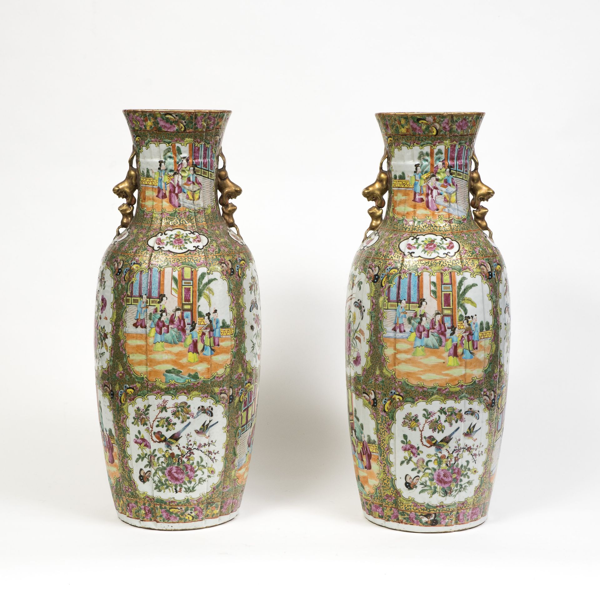 Null Pair of large vases

CHINA, CANTON - 19TH CENTURY

Porcelain, body resemble&hellip;
