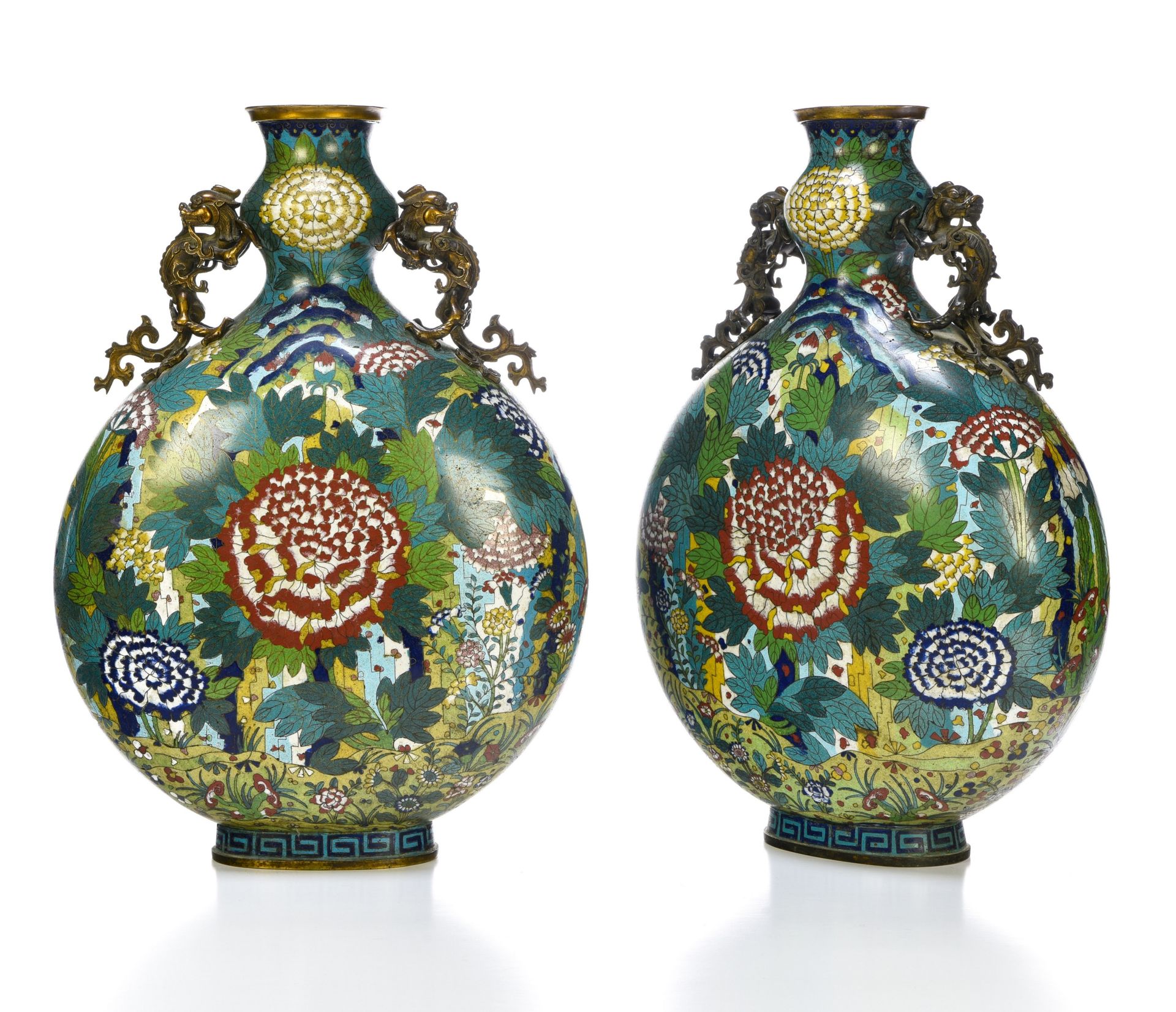 Null Pair of gourds

CHINA - JIAQING ERA (1796-1820)

Gilt bronze and cloisonné &hellip;