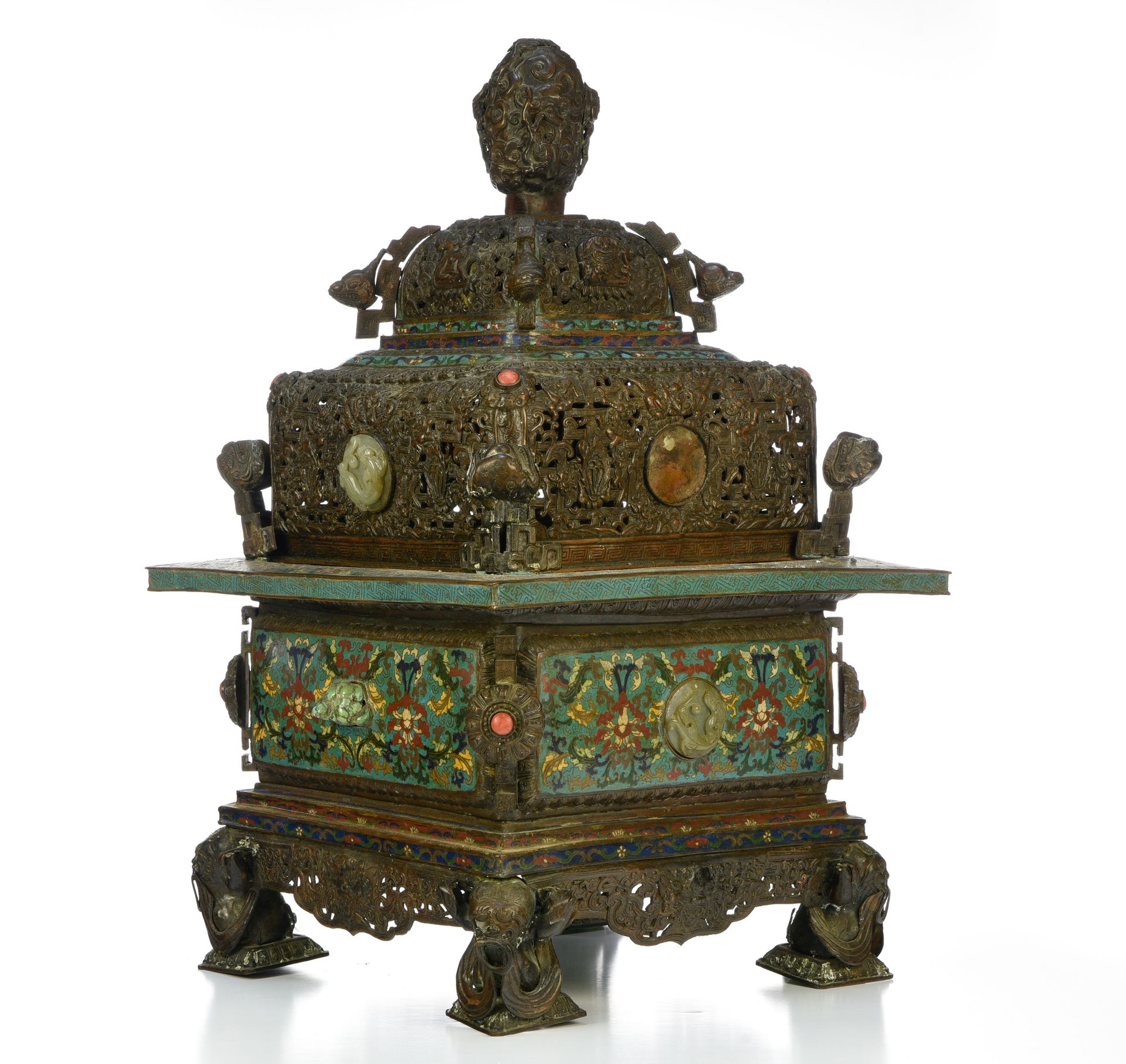 Null Large incense burner

CHINA - 19TH CENTURY

Square, made of copper and cloi&hellip;