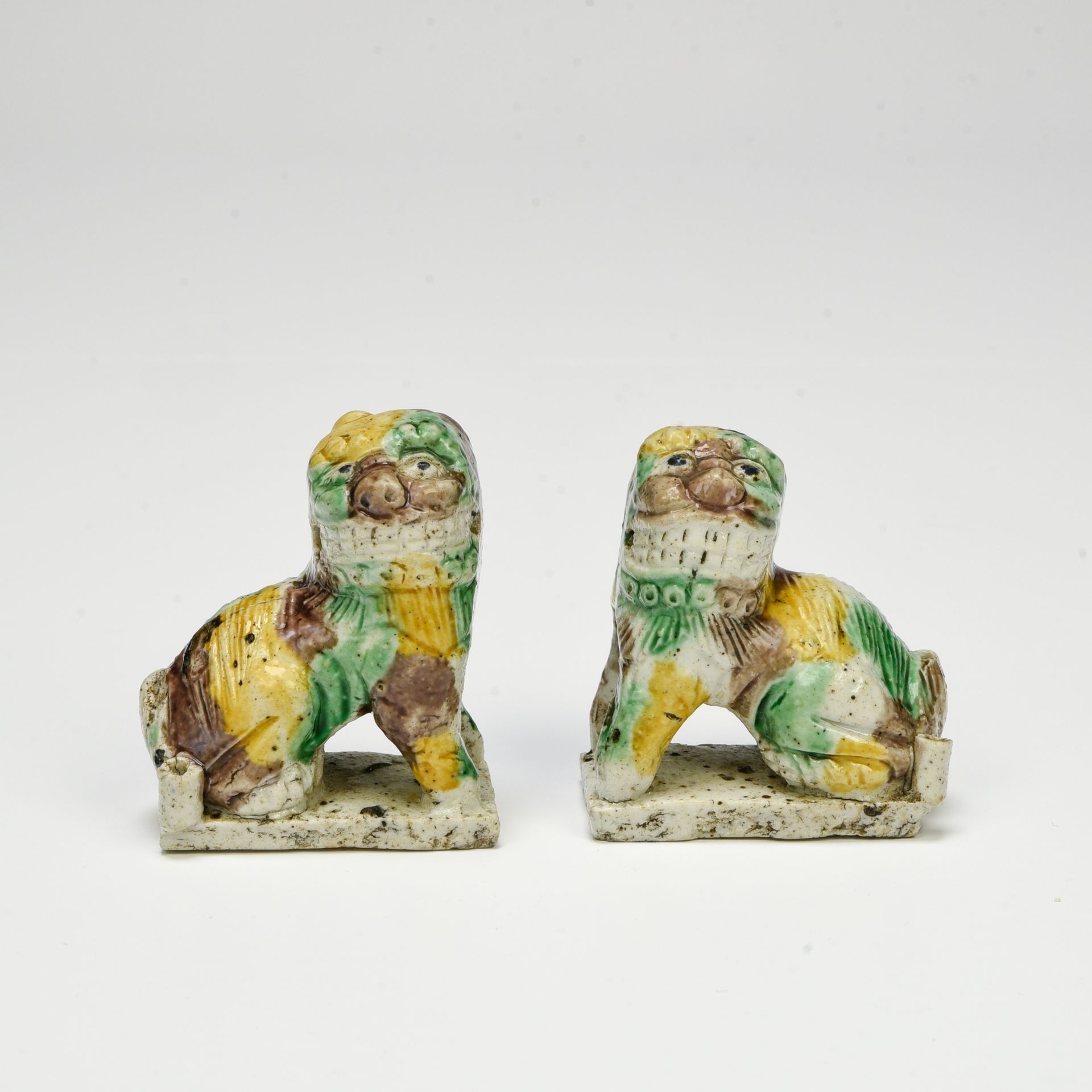 Null Pair of lions

CHINA - KANGXI ERA (1662-1722)

Seated on a rectangular base&hellip;