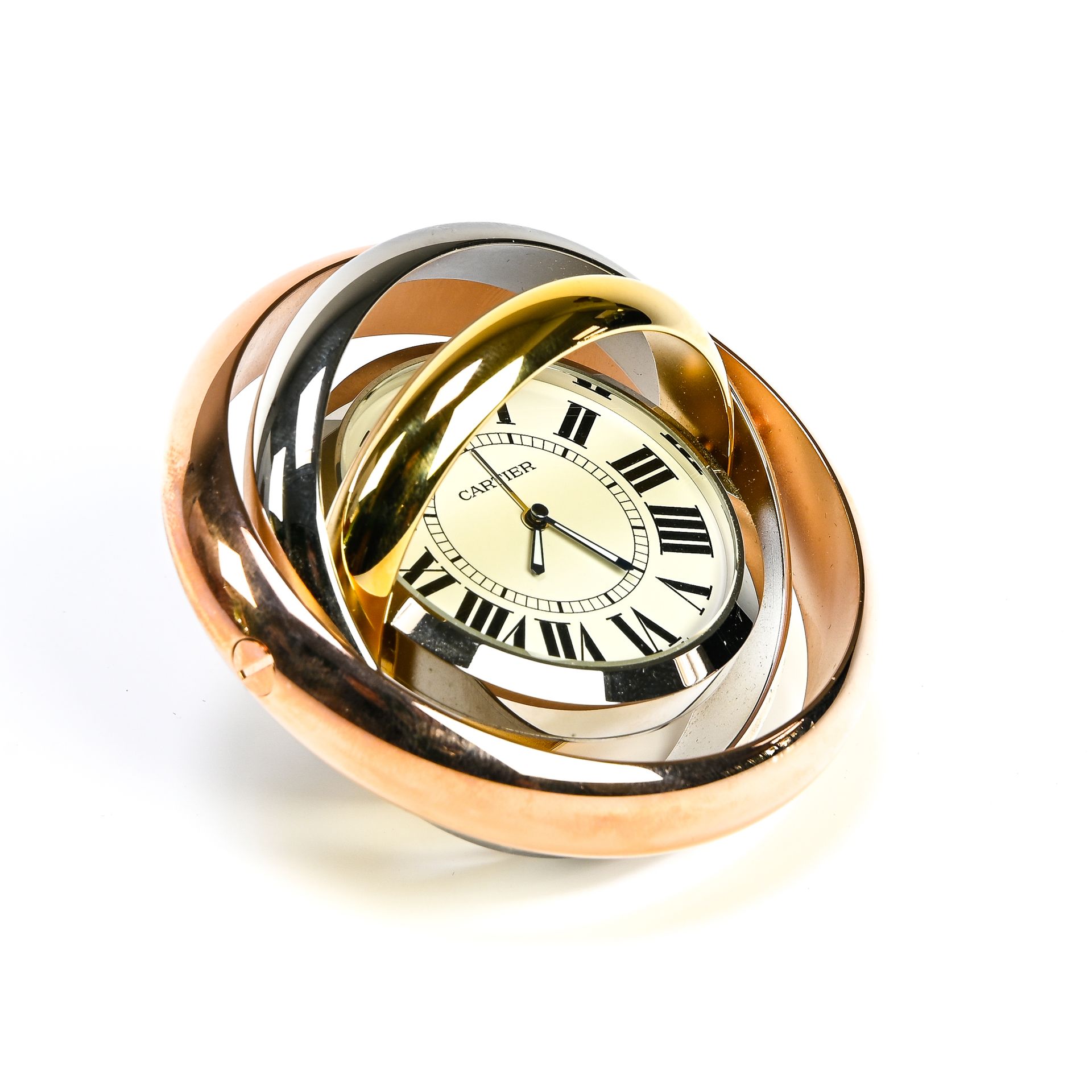 Cartier Cartier

Trinity clock



White, yellow and rose gold-plated steel. Sign&hellip;