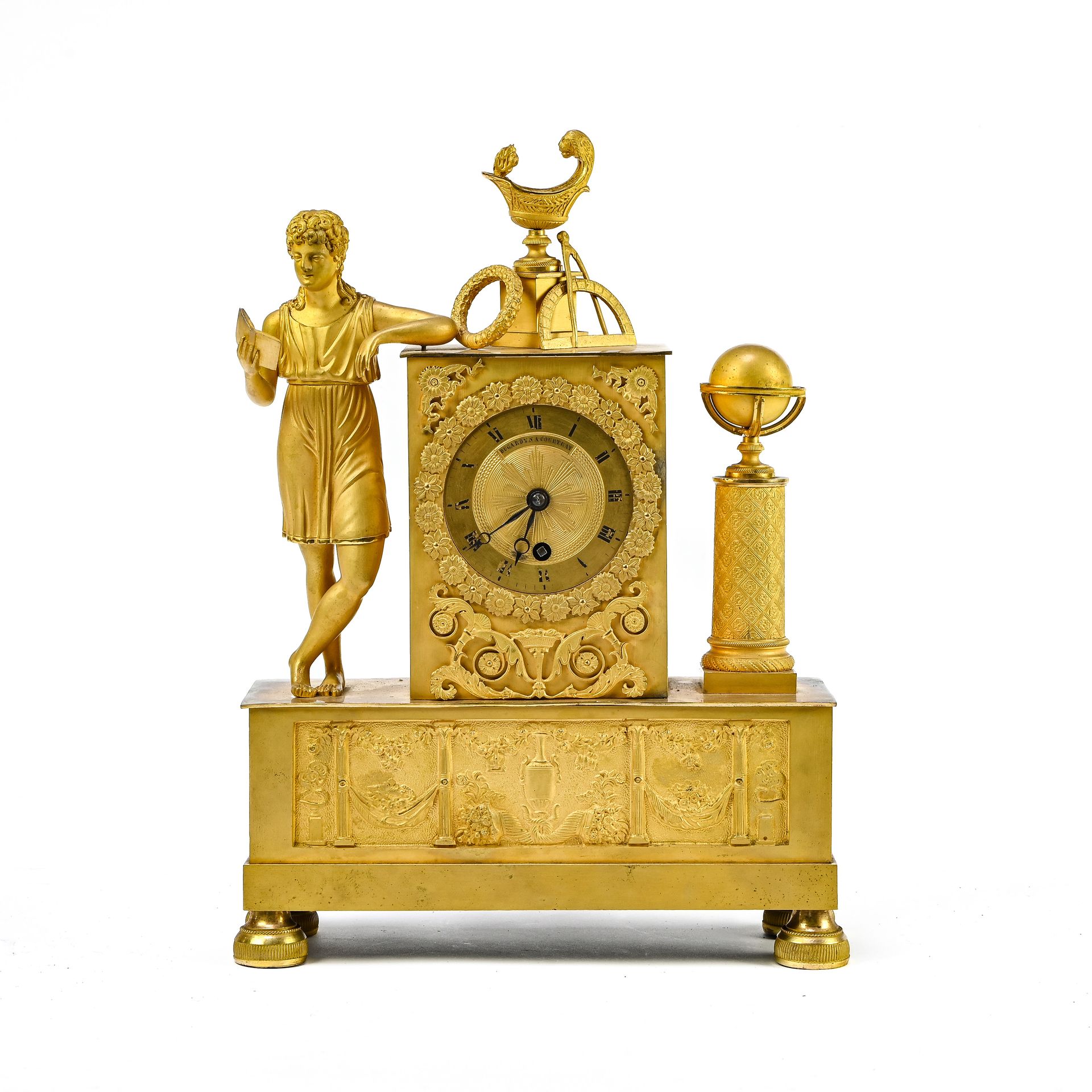 Pendule l'étude des sciences 19世纪的作品

科学研究的时钟



鎏金铜制，表盘上有 "Dugardyn à Courtray &hellip;