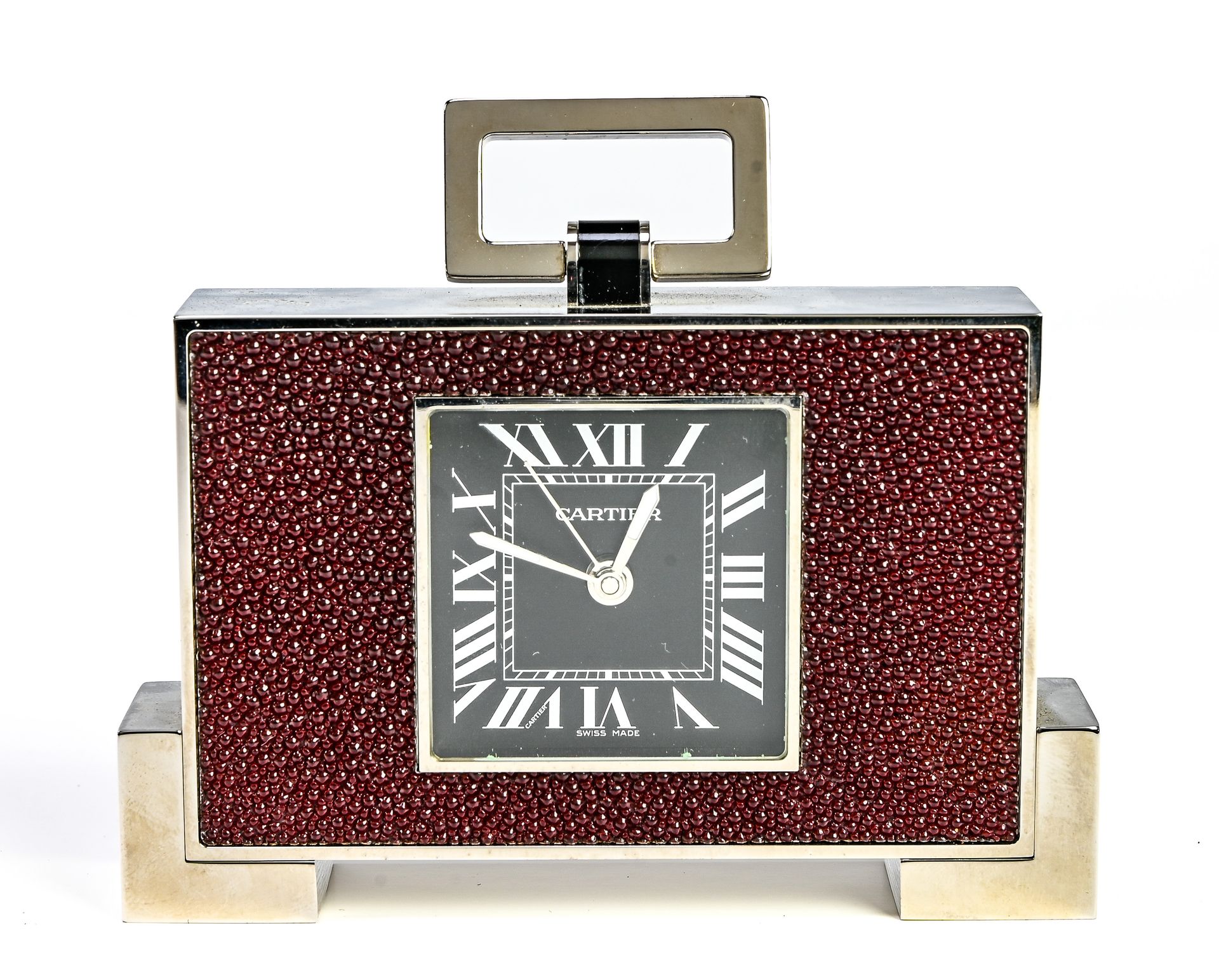 Cartier Cartier

Desk clock



palladium brass and imitation red shagreen. Signe&hellip;