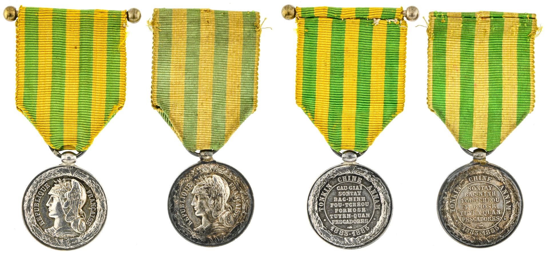FRANCE, 法国。

汤加远征队。



两枚1883-1885年战役的银质纪念章，30毫米，由Dupuis制作，左侧为共和国半身像，TONKIN CHIN&hellip;