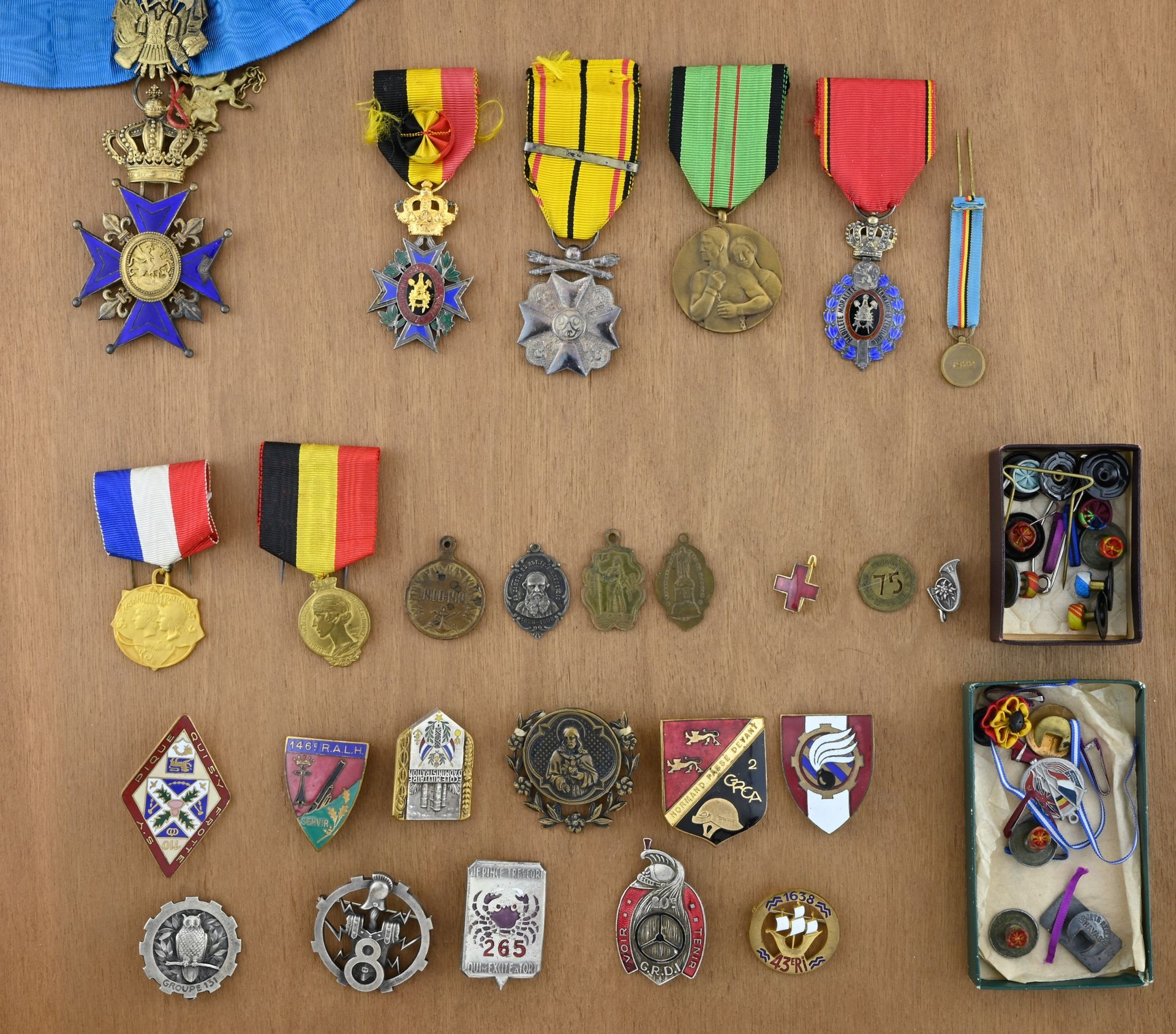 EUROPE, EUROPE,

Lot de décorations et insignes,



Belgique, Médaille du résist&hellip;