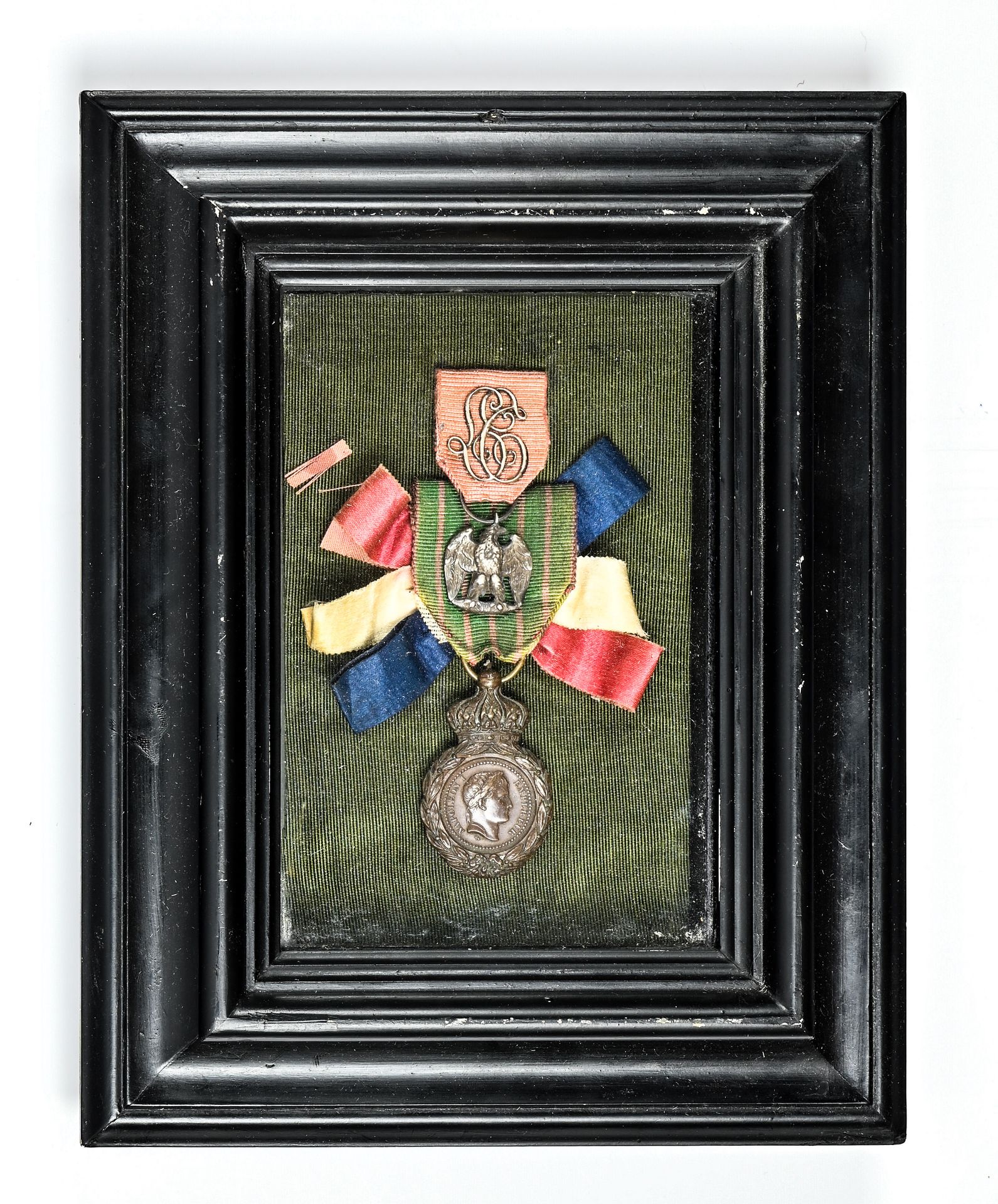 FRANCE, 法国。

圣赫勒拿勋章。



框架包括圣赫勒拿勋章，"帝国军队碎片 "兄弟勋章，绶带上有L-E拥护。

非常好。(2)