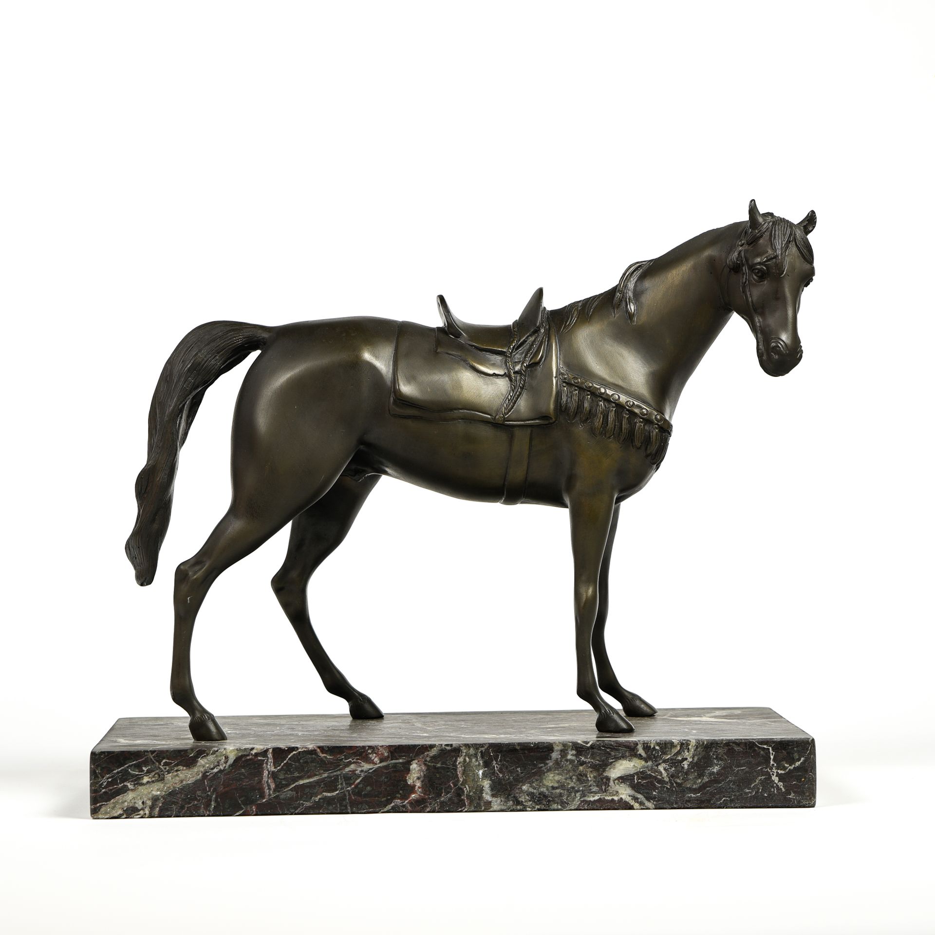 MINATI (XXe) MINATI (XXe)

Cheval harnaché



sculpture en bronze, signé Minati.&hellip;