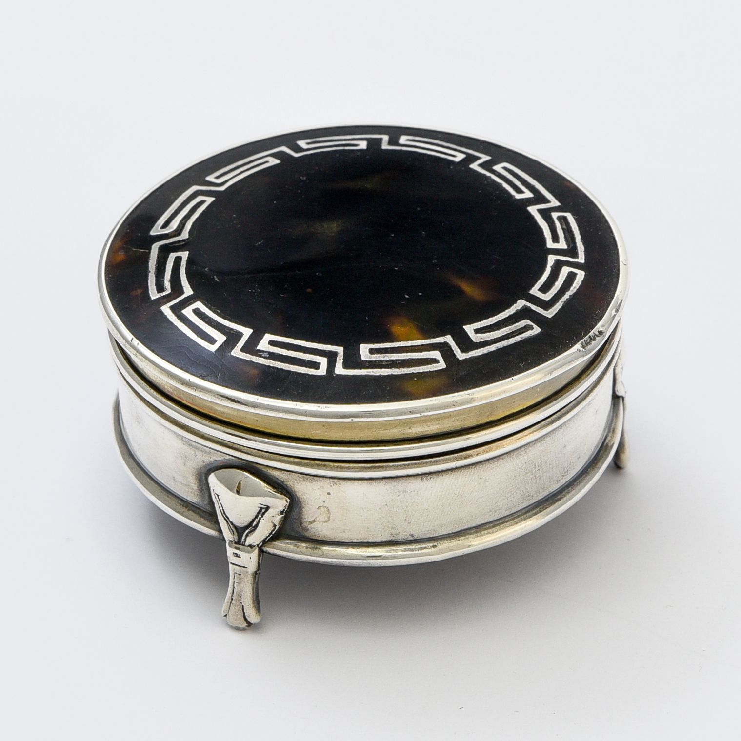 Null LONDON, LATE 19TH - EARLY 20TH CENTURY

Round box



In silver and silver i&hellip;