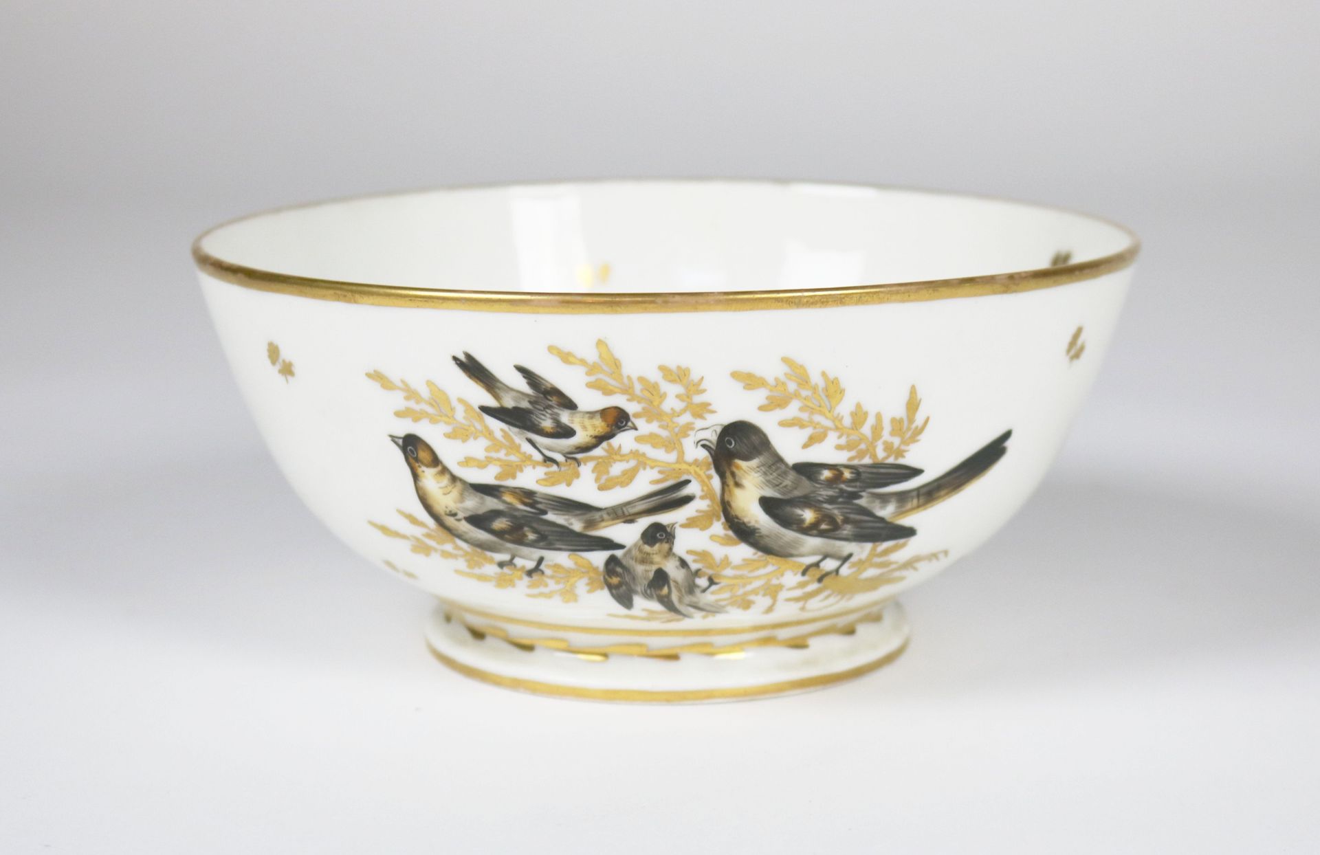 Null 布鲁塞尔

带鸟的碗



瓷器中

事故和裂缝 H: 9 cm D: 20 cm
