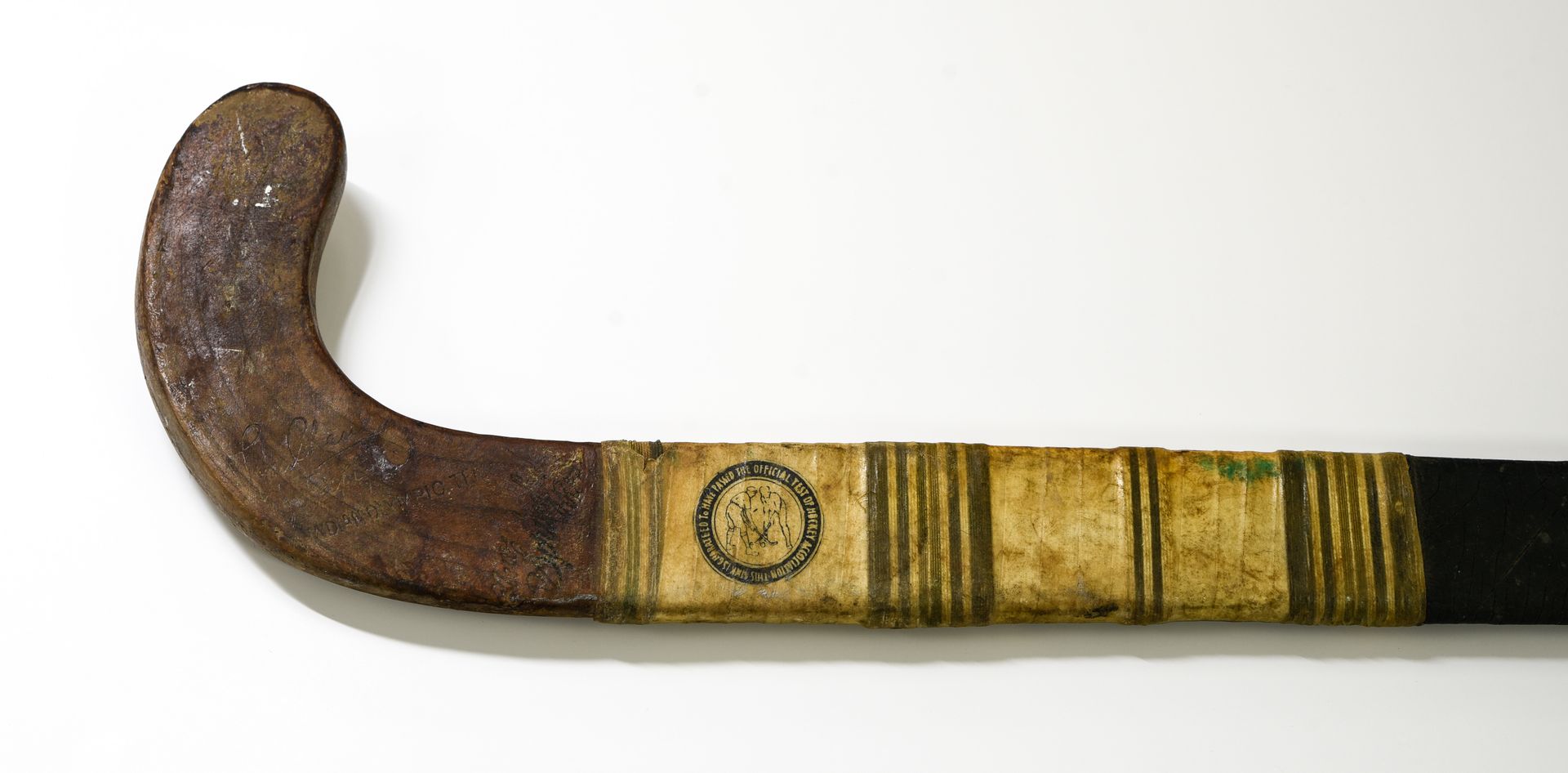 Null INDIA,

Commemorative field hockey stick of the 1938 Indian Olympic Team


&hellip;