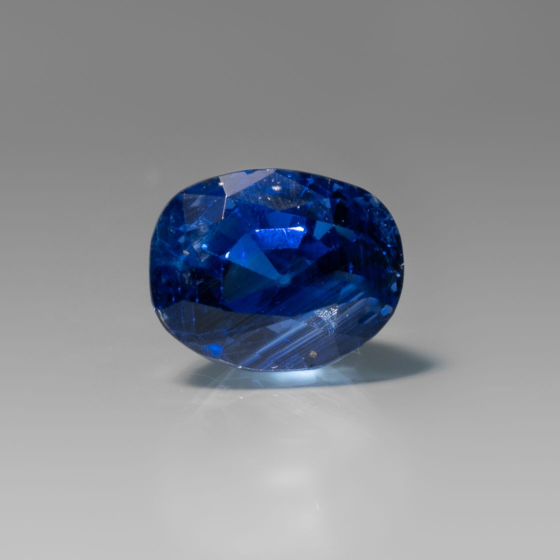 Null 3.13 克拉认证未加热蓝宝石

天然刚玉：透明蓝宝石。
克拉宝石实验室证书：CGL09812，2015 年 9 月
尺寸：椭圆形
重量：3.13 克&hellip;