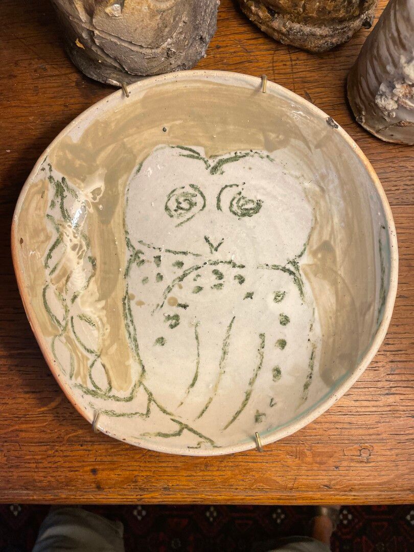 Null Nathalie MONTAROU

有猫头鹰装饰的汤碗。

D: 22,5 cm