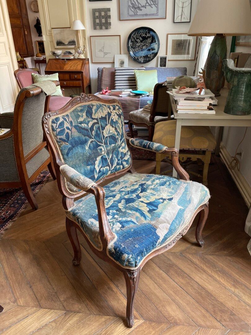 Null Sessel aus geschnitztem Holz, Rückenlehne der Königin, Wandteppich aus Aubu&hellip;