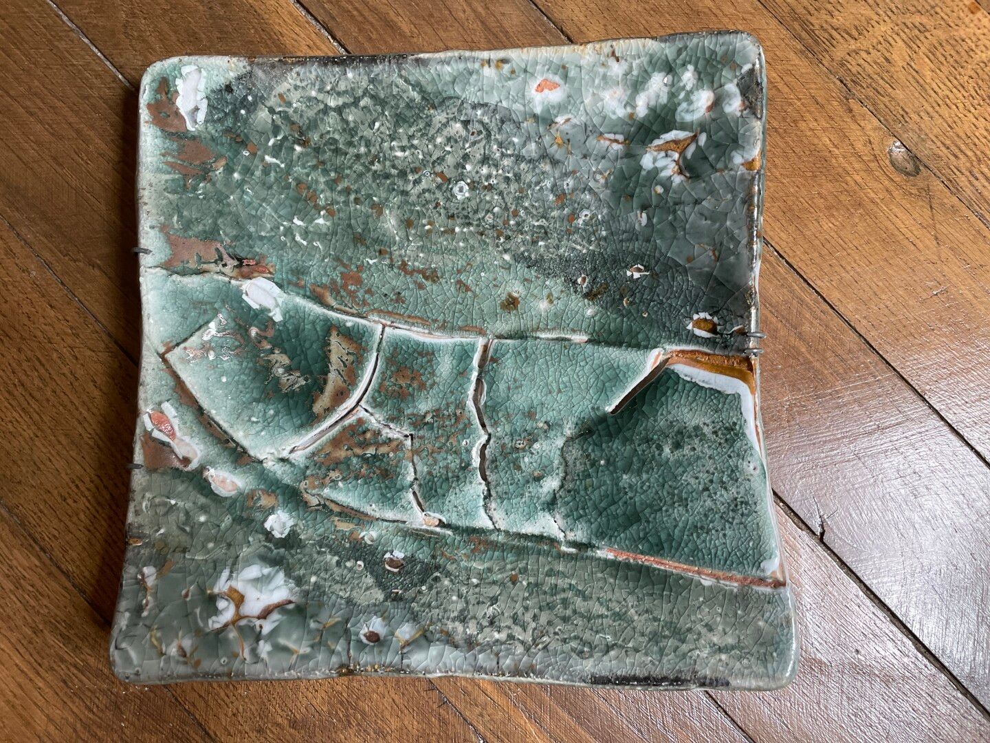 Null ZOU ( Rozenn Bigot)

Plat carré. Grès émail épais vert.

5 x 27 x 27 cm