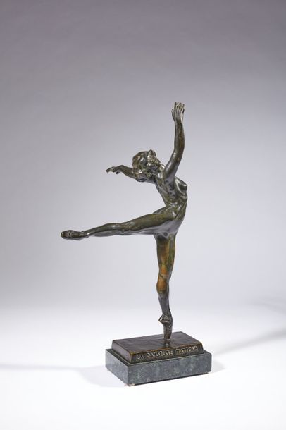 Null Serge YOURIEVITCH (1876-1969)

La Danseuse Nattova

Bronze à patine médaill&hellip;