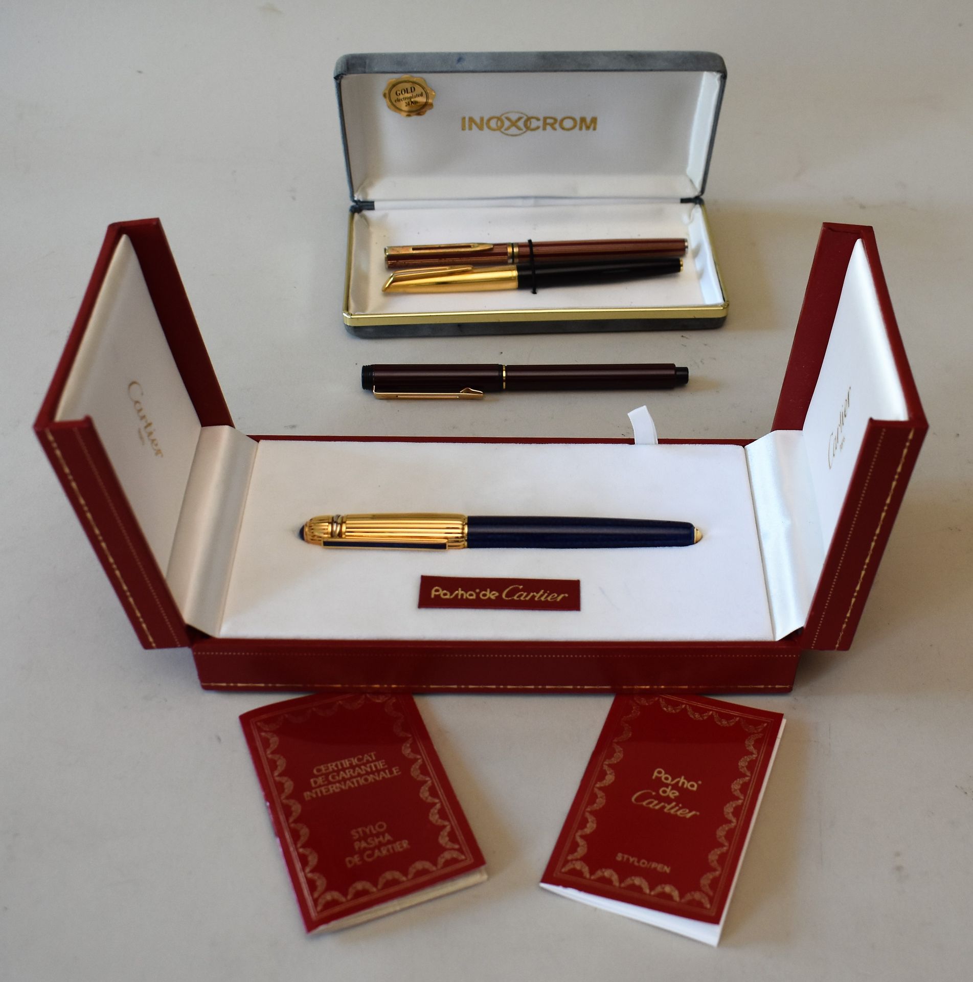 Null CARTIER: Gilt metal and blue lacquer STYLE BILLE.

JOINT: THREE WATERMAN FO&hellip;