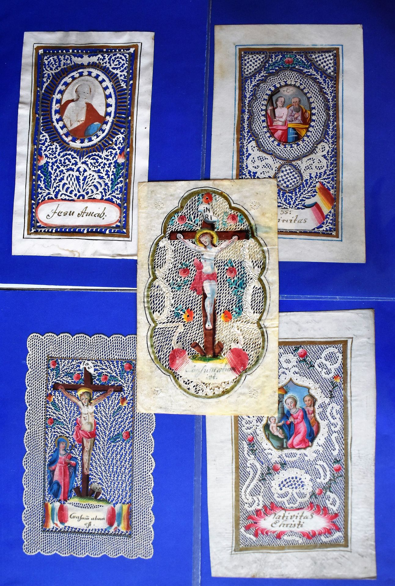 Null CINCO LIENZAS: Crucifixión (alto 11 - ancho 6,5 cm), Nacimiento (alto 11 - &hellip;