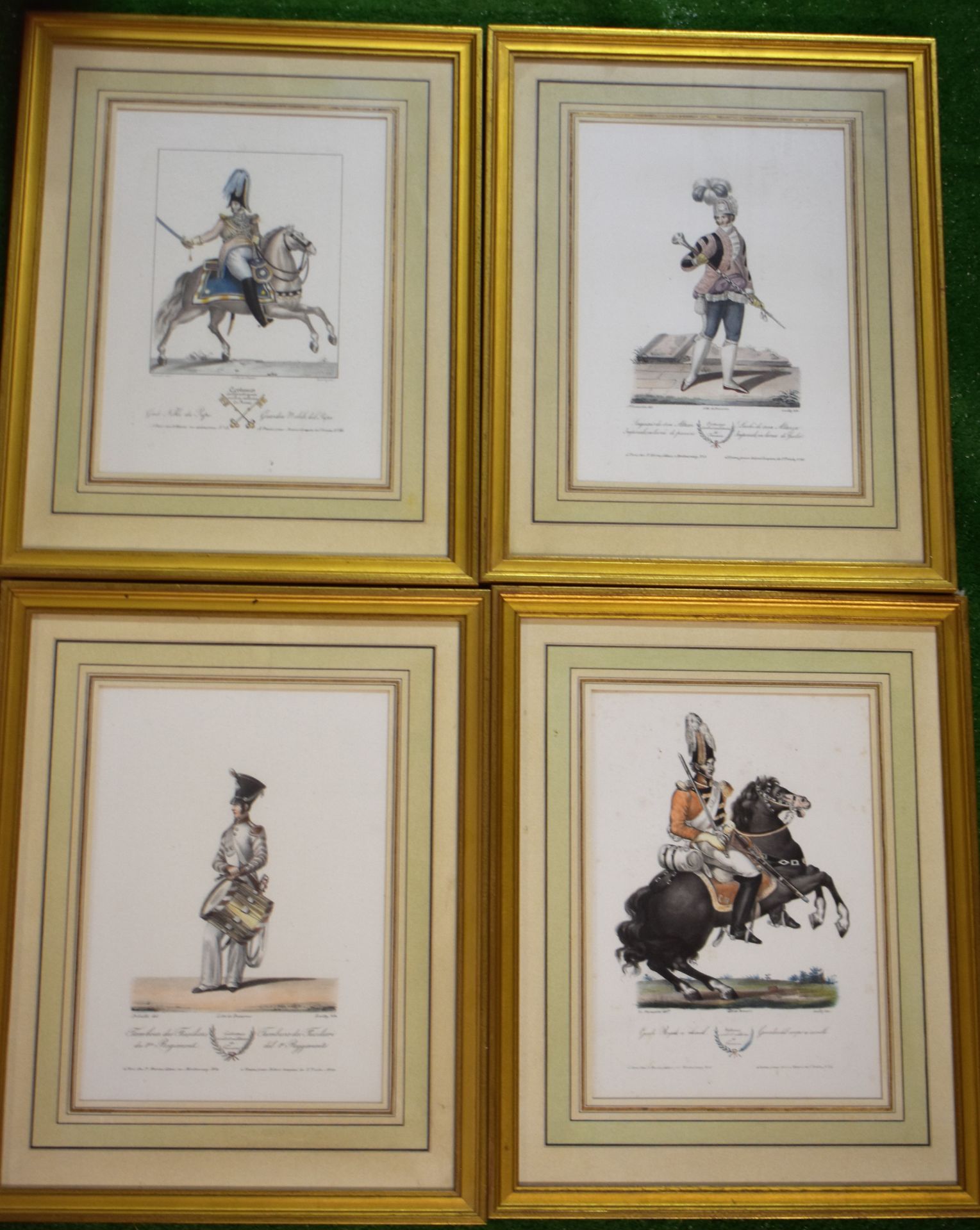 Null LOT OF PARTS framed: twelve military costumes lithographed by LEVILLY.