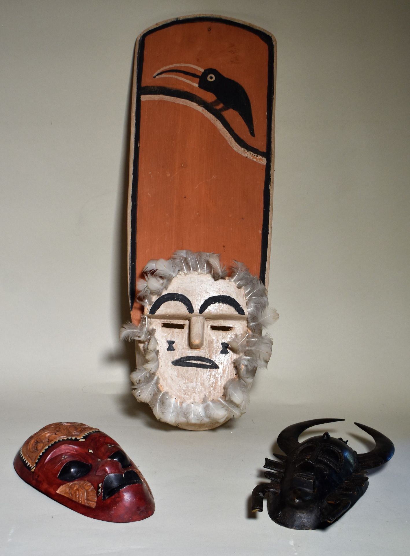 Null 三个不同的非洲面具，其中一个是金属做的。高28厘米