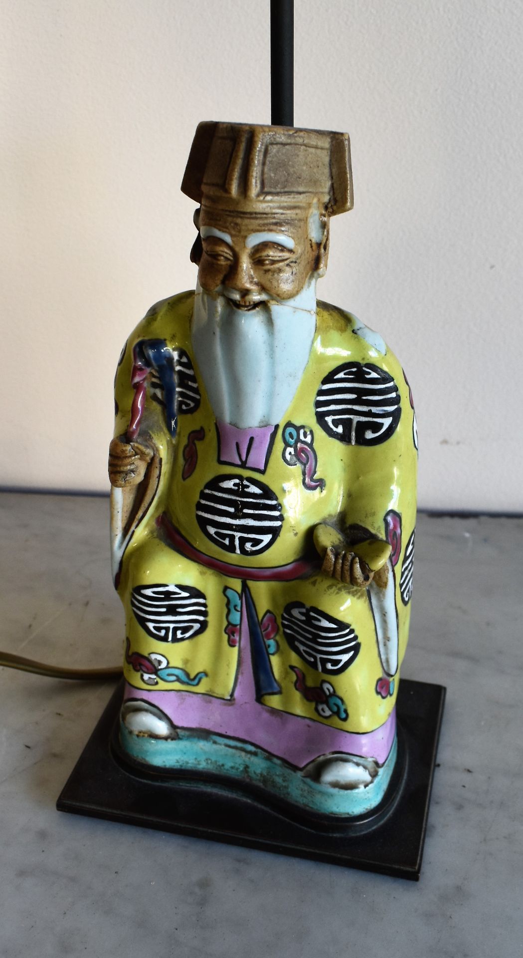 Null CHINA: STATUTE of a bearded character with a yellow tunic, mounted in a lam&hellip;