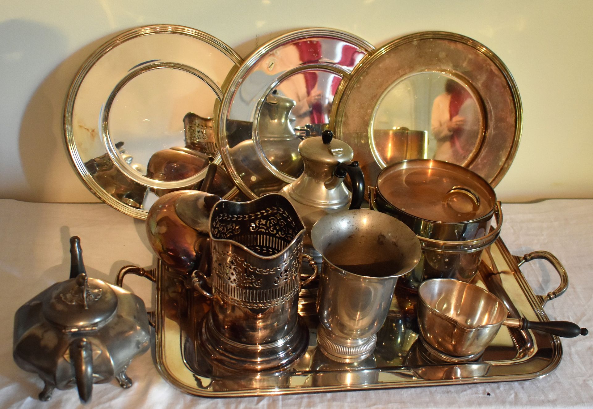 Null LOT of silver or pewter metal: tray, pourers, coasters, etc.