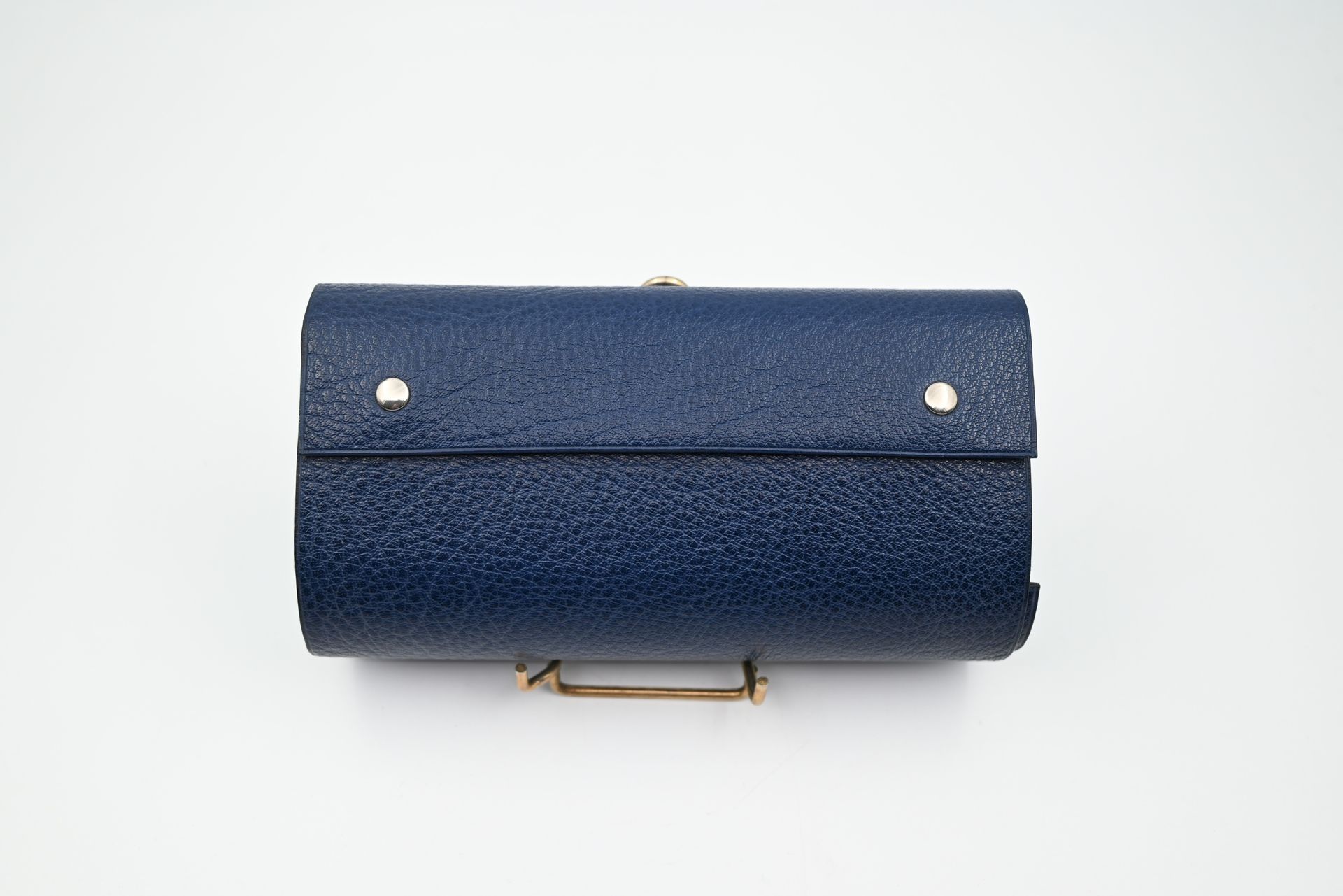 Null HERMES Paris : BLOC-NOTES with midnight blue calfskin cover. Clasp with two&hellip;