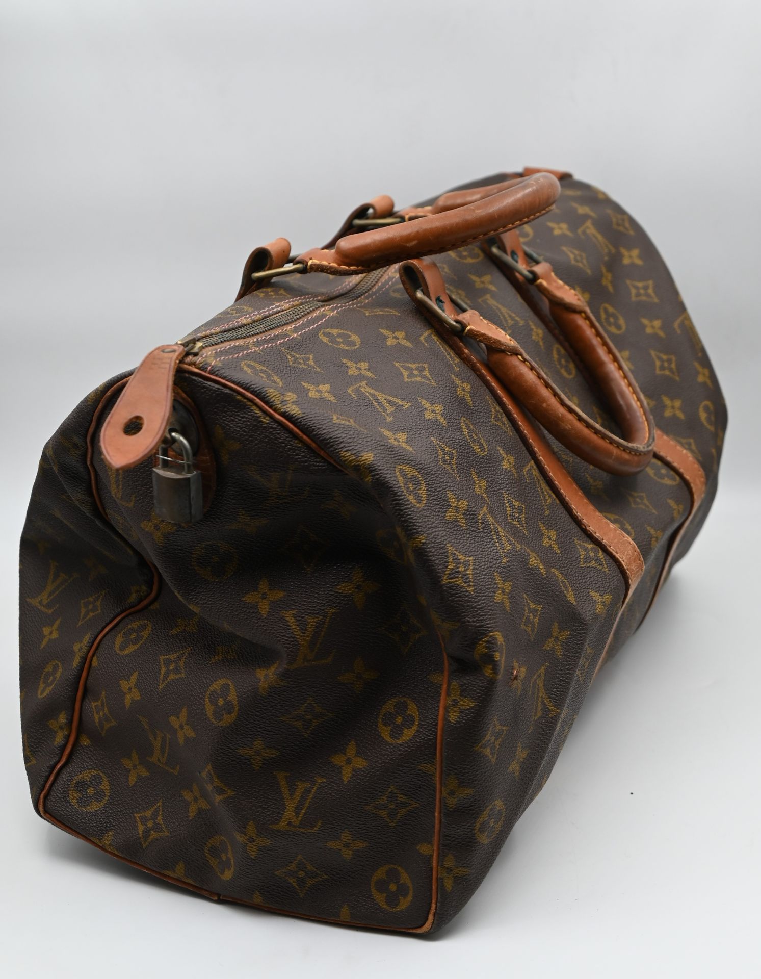 Null LOUIS VUITTON: Weekend bag in leather and canvas monogrammed. 25 x 44 x 20 &hellip;