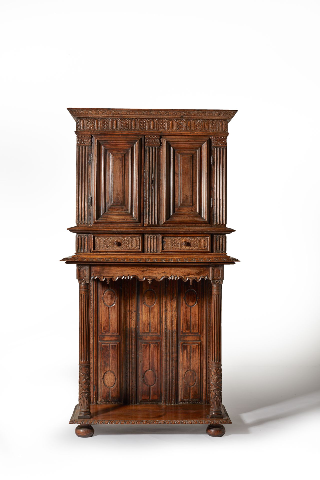 Null Dresser in molded and carved walnut opening in front of two doors and two d&hellip;