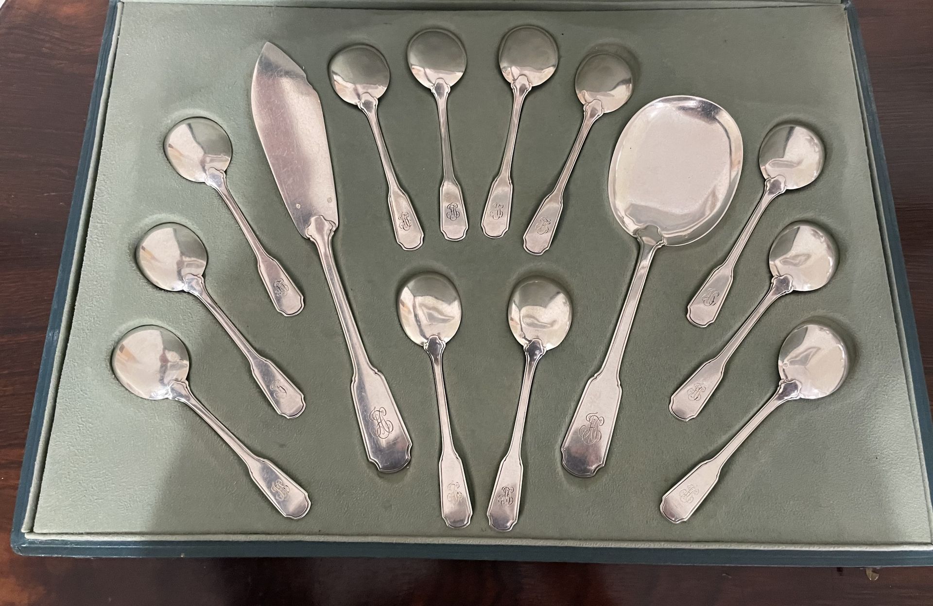 Null MAISON KELLER: silver ice service including scoop, large spoon and twelve s&hellip;