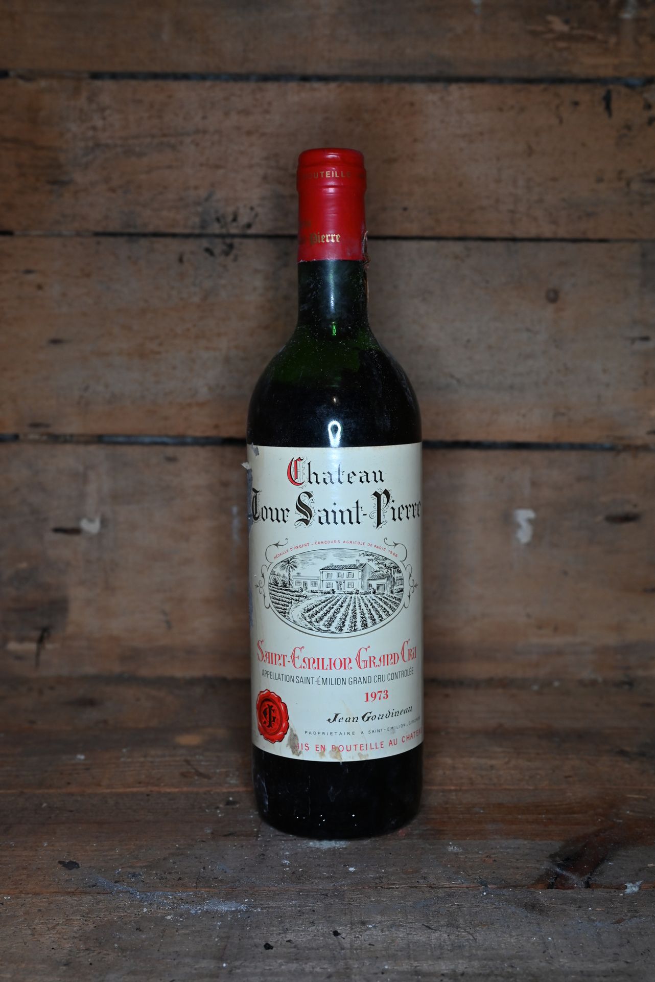 Null 12 bottiglie Château Tour Saint Pierre Saint Emilion GC 1973. 

Le condizio&hellip;