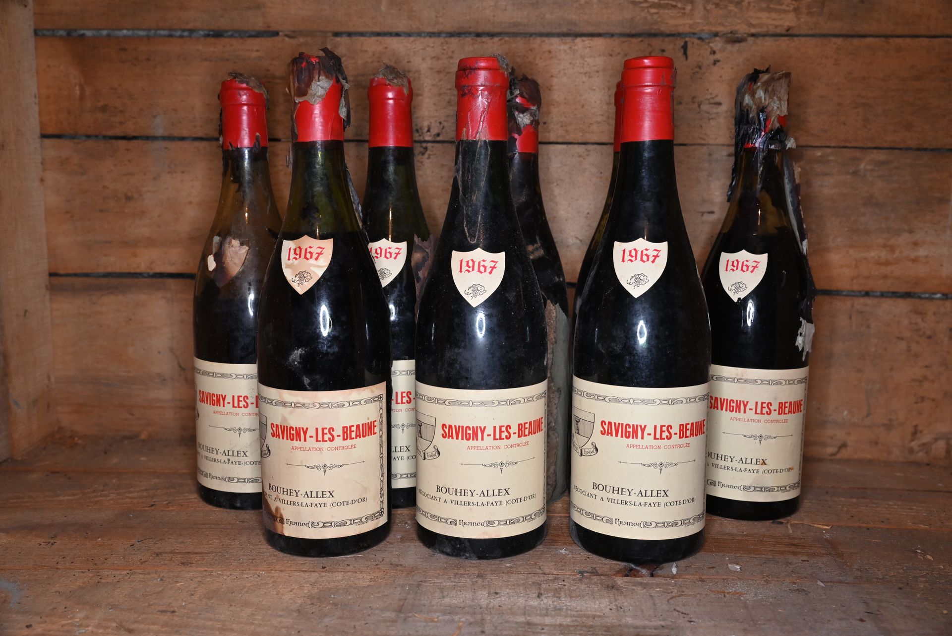Null 8 bouteilles Savigny Les Beaune 1967. Bouhey-Allex.

L’état des étiquettes,&hellip;