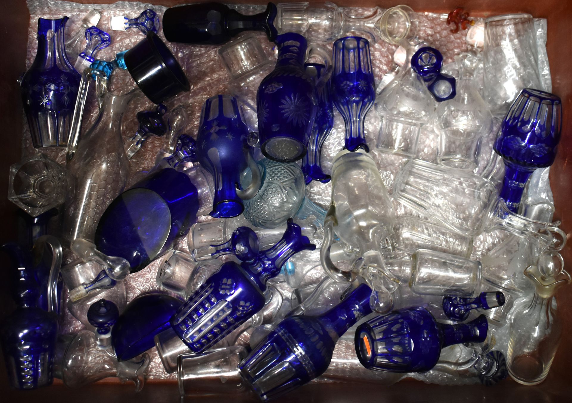 Null LOT OF GLASS OIL BOTTLES or cruets and miscellaneous (accidents).