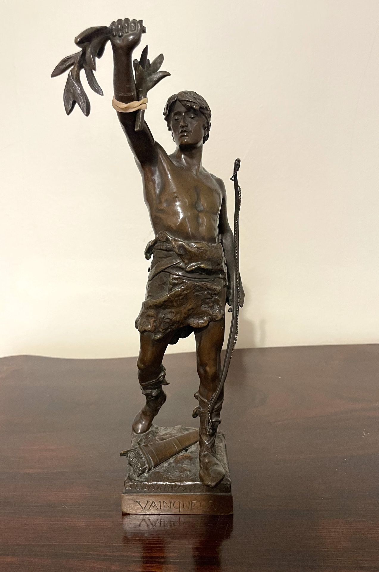 Null Eugène MARIOTON (1857-1933) : Le Vainqueur. Epreuve en bronze à patine noir&hellip;