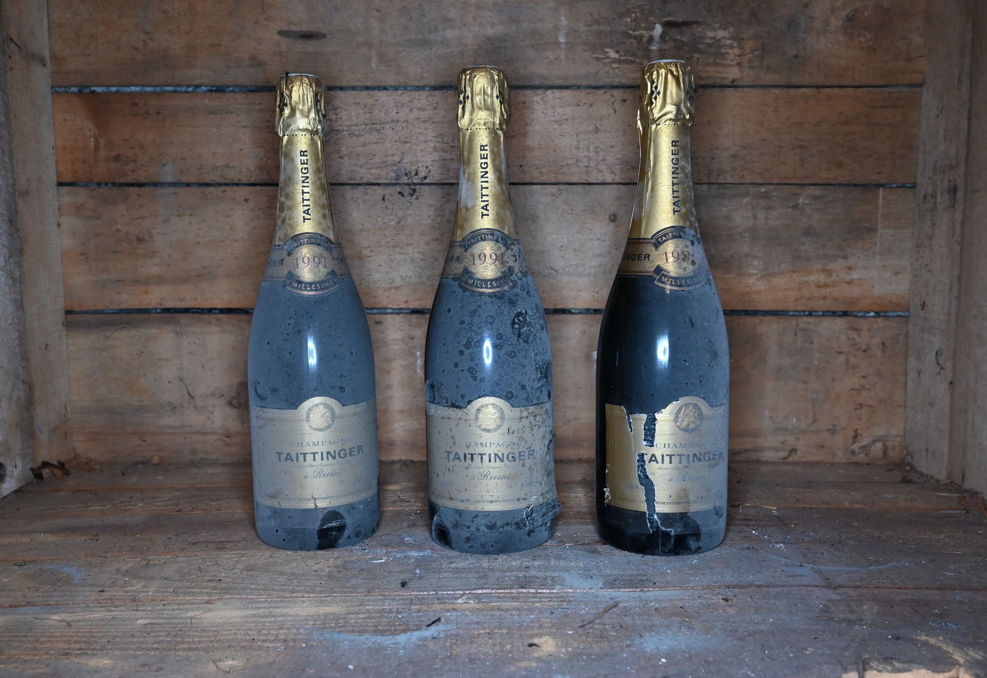 Null 3 bouteilles de Champagne Taittinger brut 1991. 

L’état des étiquettes, de&hellip;