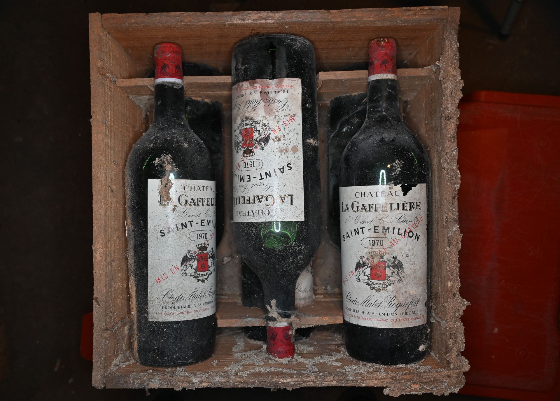 Null 1 CB 5 magnums Château La Gaffeliere St Emilion 1970.

The condition of the&hellip;