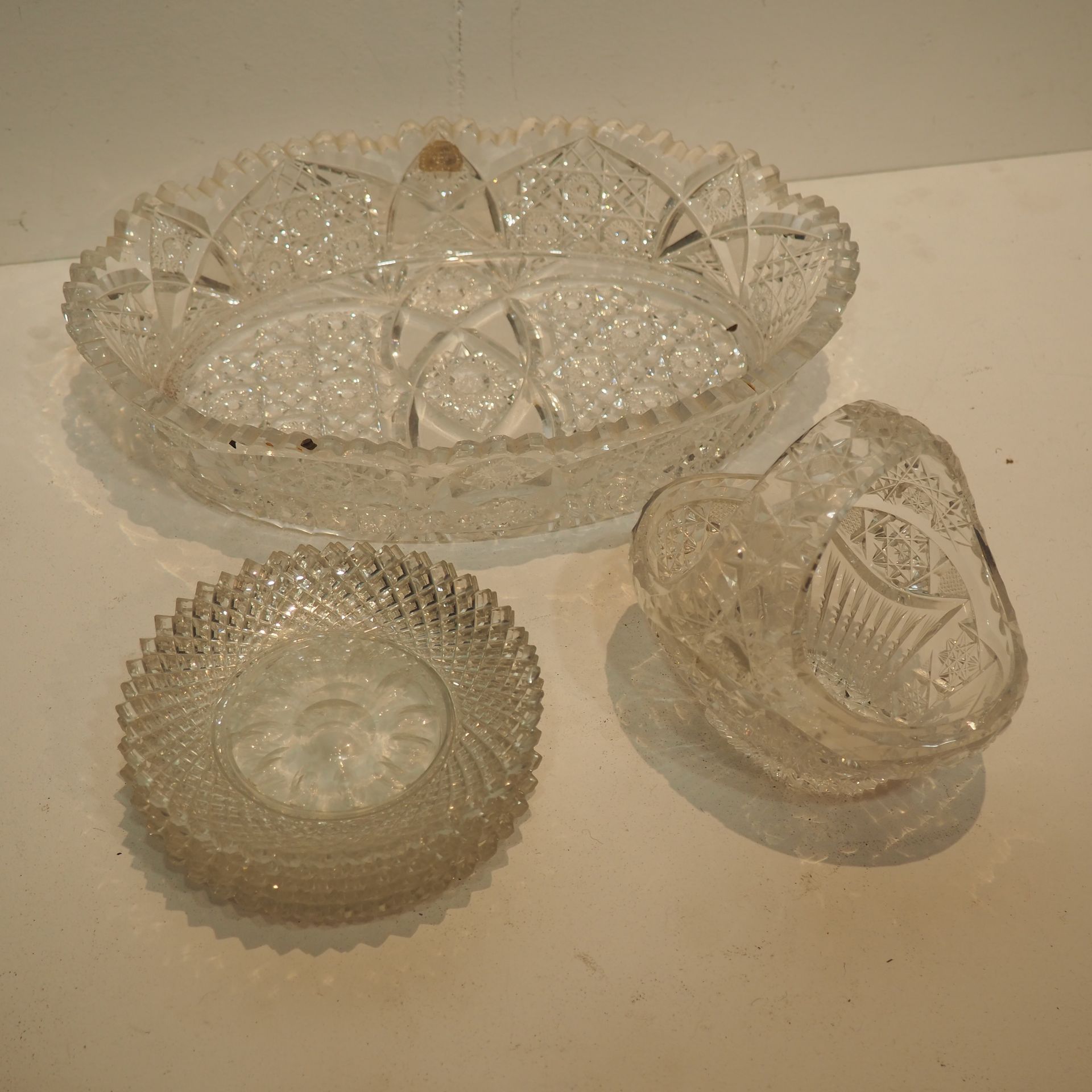 BOHEME Bohemia: Juego de 3 objetos de cristal tallado claro circa 1930: jardiner&hellip;