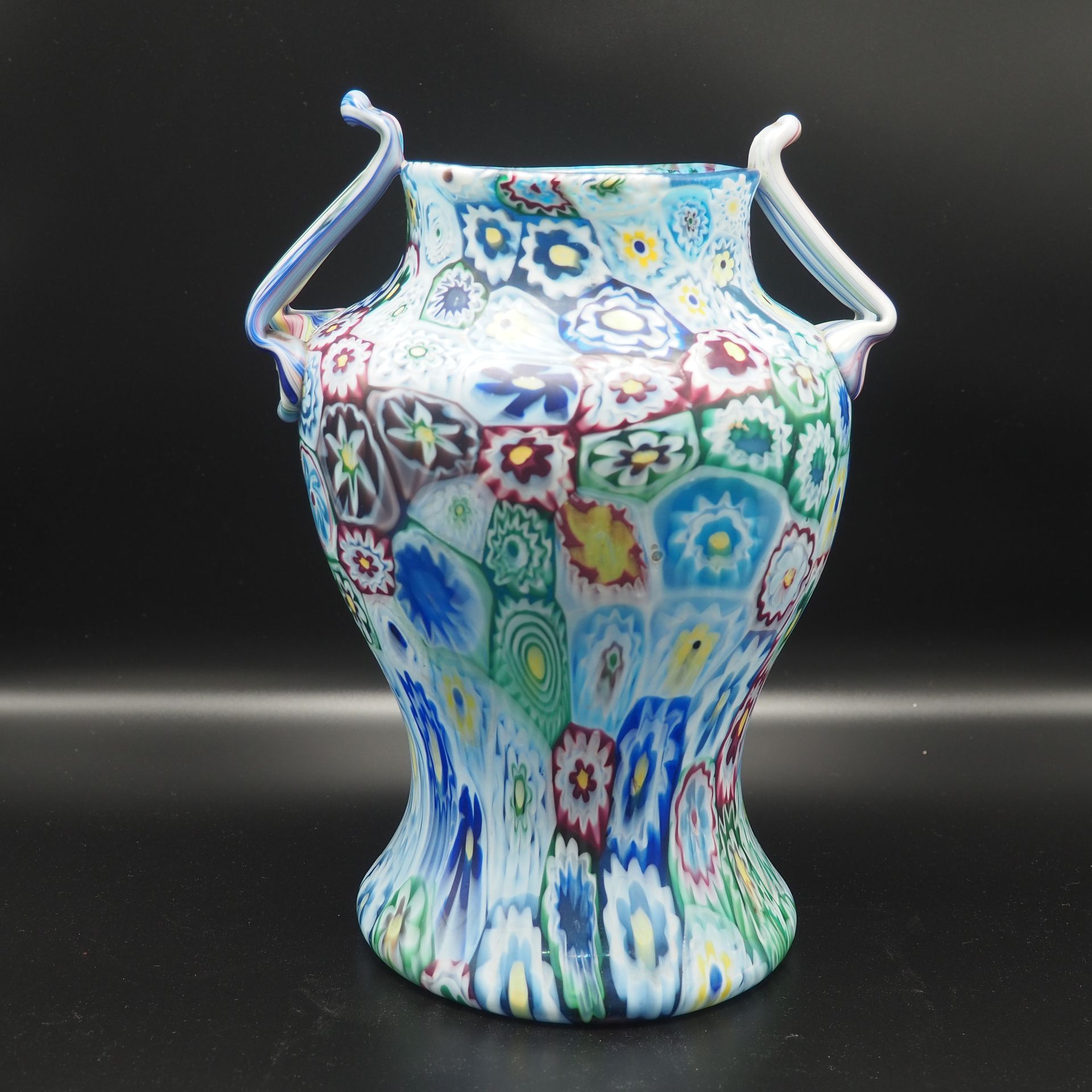 Frateli Toso (1884-1979) 托索兄弟（1884-1979）/品味中的穆拉诺：约1920年的花瓶，口吹玻璃手杖，带有热贴的把手，高：30，长&hellip;