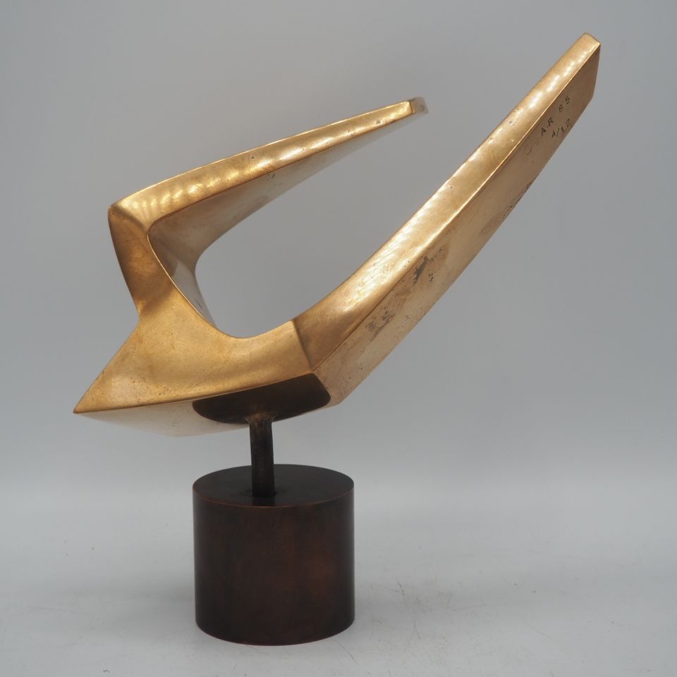 Rousseau André (1948) 卢梭-安德烈（1948年）：雕塑，圆柱形红铜底座上的抛光青铜，"轨迹"，有字，编号4/12，日期1985。高：无底座&hellip;