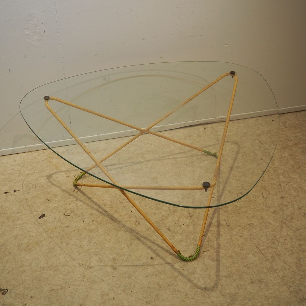 Lasberg Lasberg / Airborn : Coffee table, Jasmin model, circa 1950, triangular t&hellip;