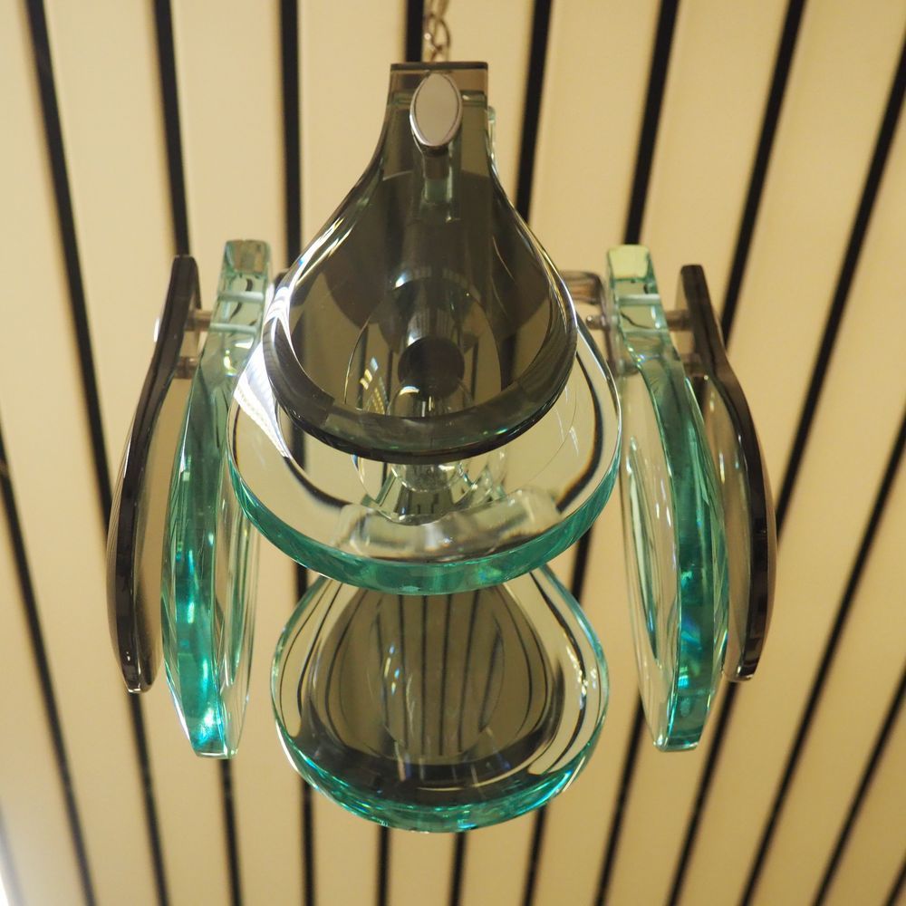 Null 英格朗-马克思（1908-1969）的品味：悬挂，镀铬金属框架，由厚厚的绿色和烟熏水滴形玻璃板组成的导流板。