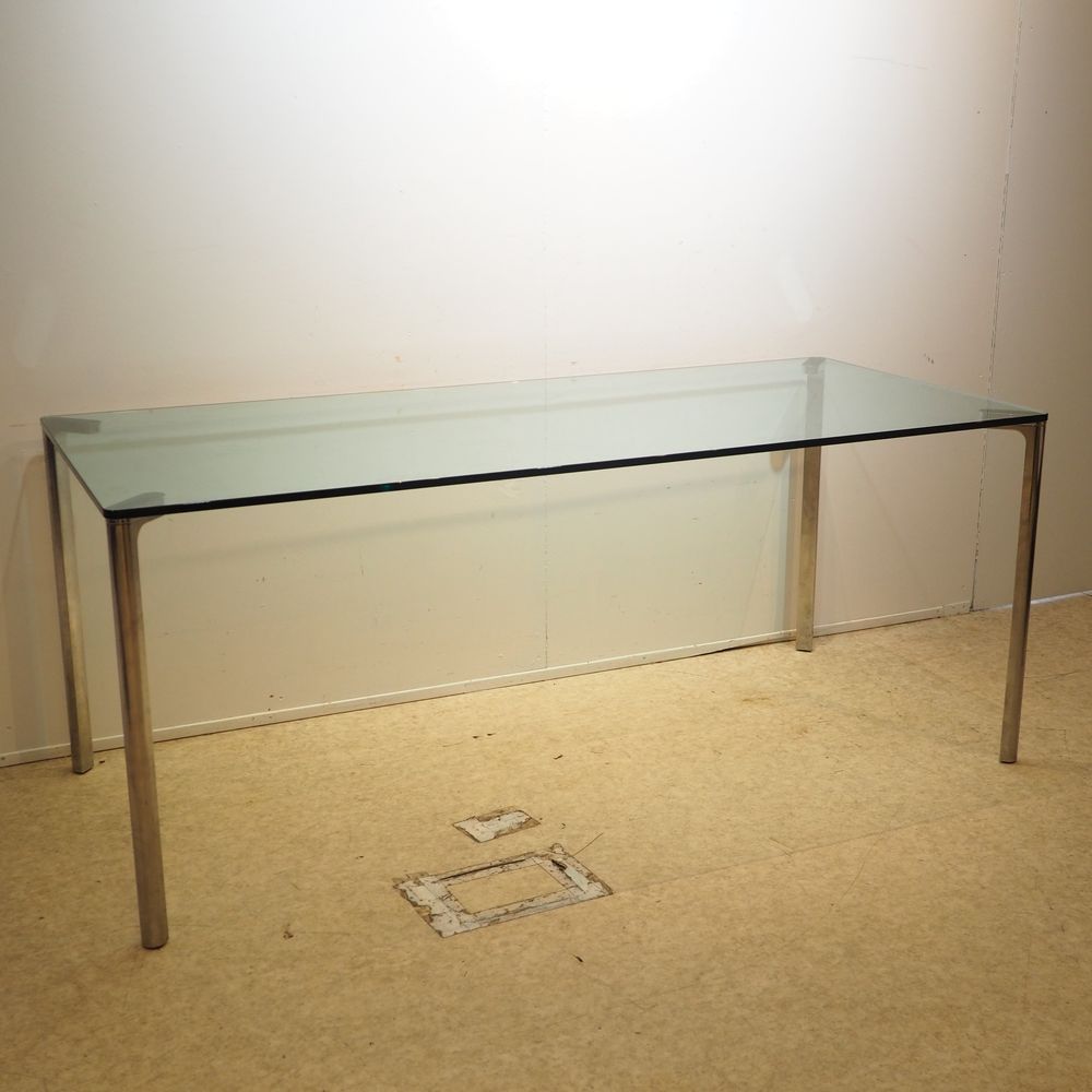 ZANOTTA Zanotta: 高桌/办公桌，"Spillo "模型，透明玻璃圆角矩形桌面，置于4条抛光铸铝腿上，近乎全新状态，高：74，长：180，宽：80&hellip;