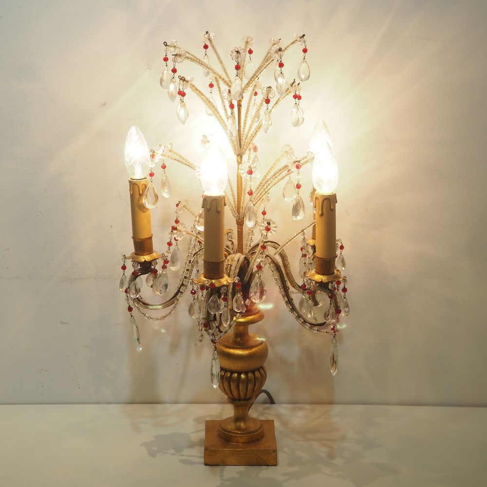 Lampe d'ambiance vers 1970 约1970年的氛围灯：木制和钢制的轴，有金色的光泽，形成一个灌木，5个灯臂，切割水晶的珠子和吊坠，高：65&hellip;