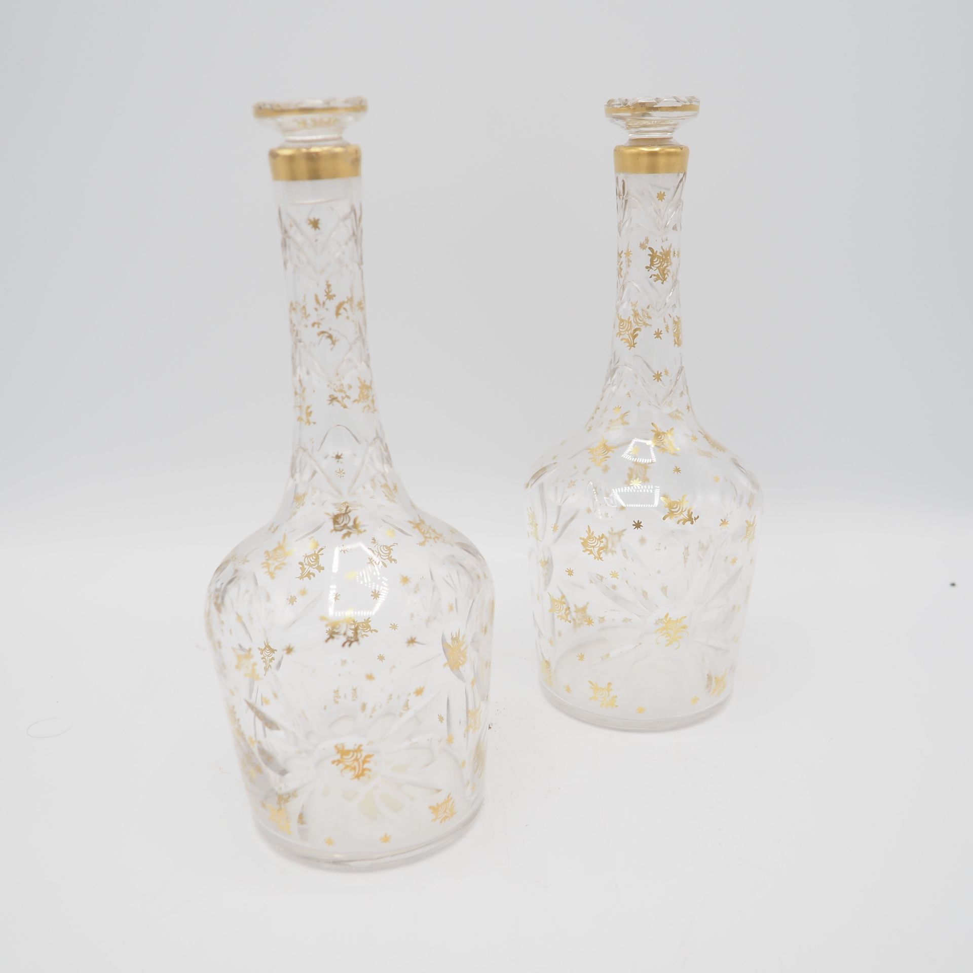Paire de flacons avec bouchon début 19eS 一对带塞的烧瓶 19世纪初：口吹玻璃，精金花卉装饰，高：21厘米