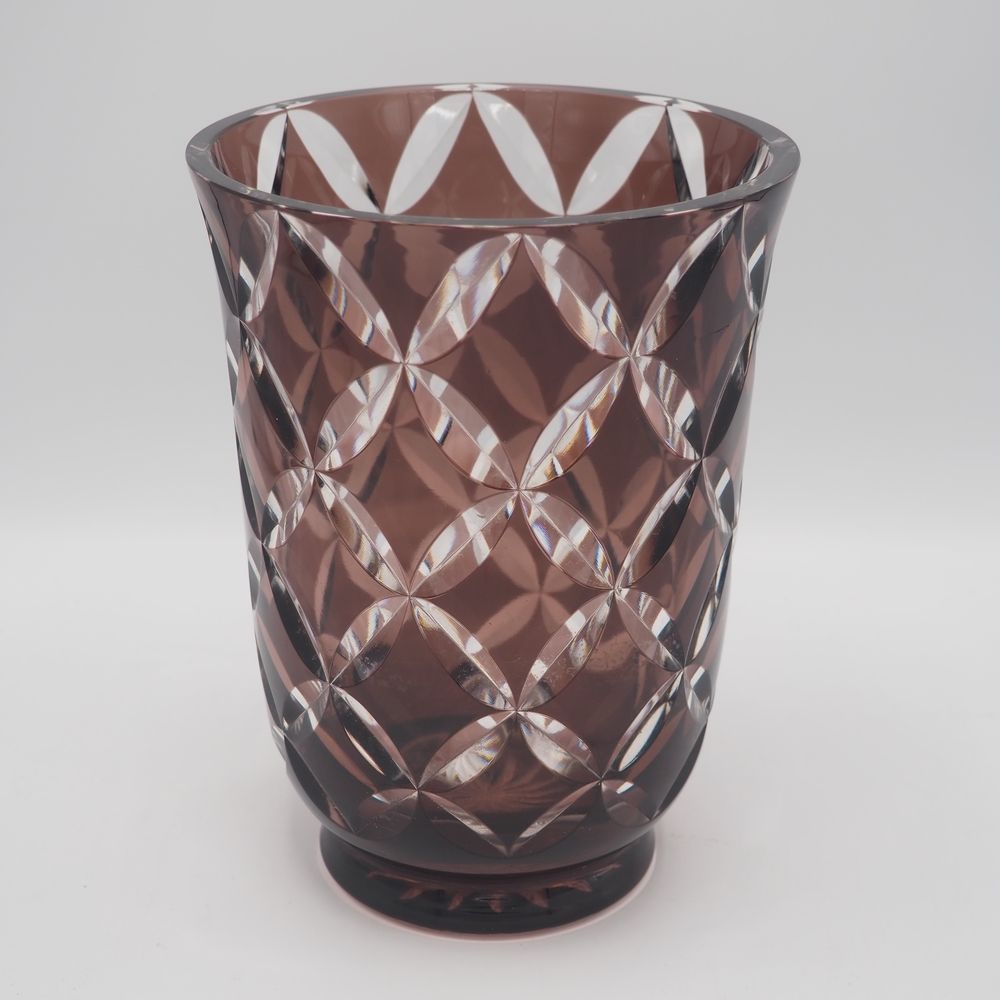 Null Val Saint Lambert : Vase Art-Déco, cristal clair taillé et doublé aubergine&hellip;