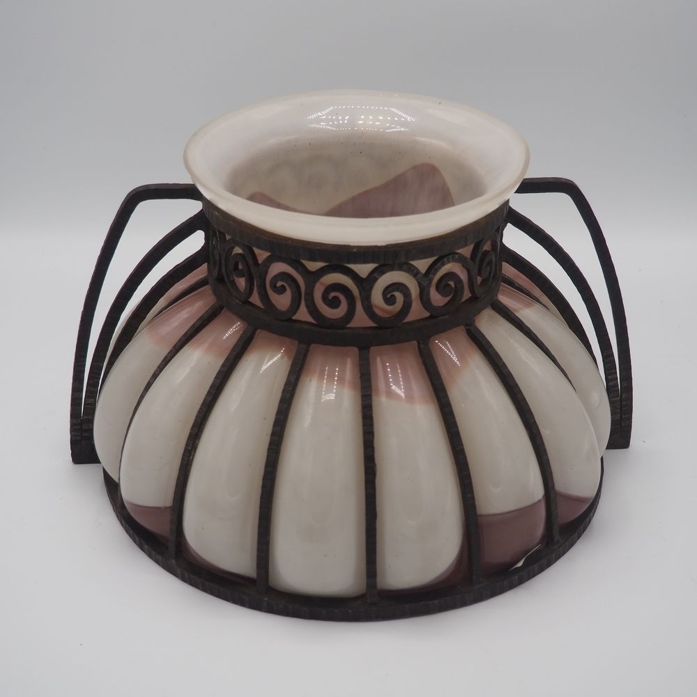 Null Delatte André (1887-1953) / Nancy & Lorrain : Art-Deco花瓶，口吹玻璃，插入锻铁框架，在颈部和底部&hellip;