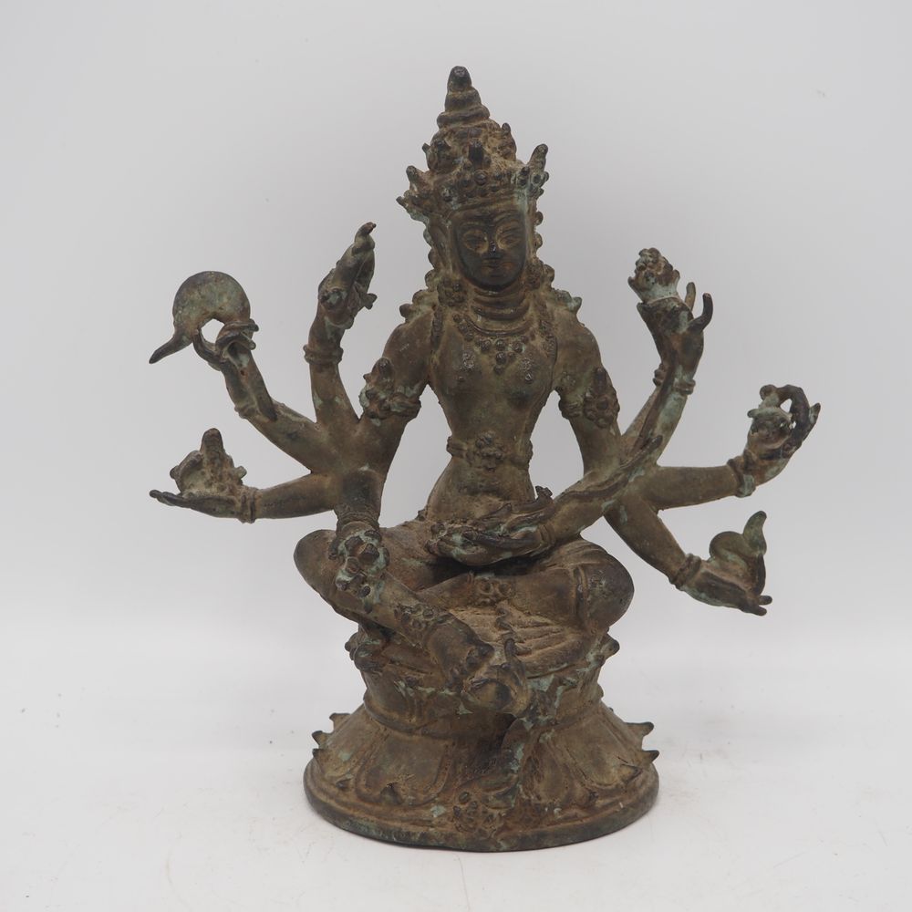 Null Déesse Shiva 18/19èS : Bronze à patine brun vert, H : 18, L : 17, P : 10 cm