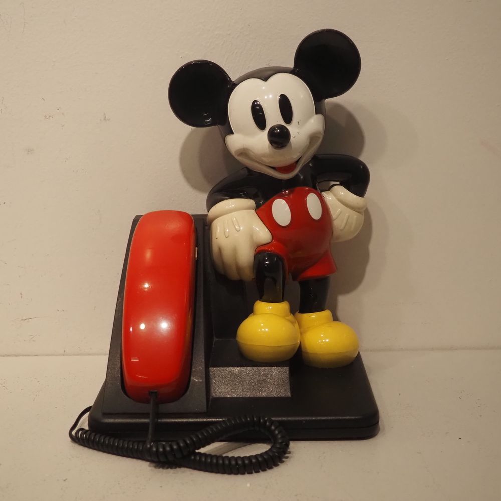 Null Mickey-Mouse-Telefon um 1980, farbiger Kunststoff, perfekter Zustand und Fu&hellip;