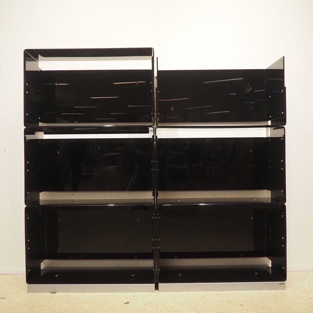 Null Emporium : Bibliothèque modulable, plexiglass fumé noir, composée de 6 élém&hellip;