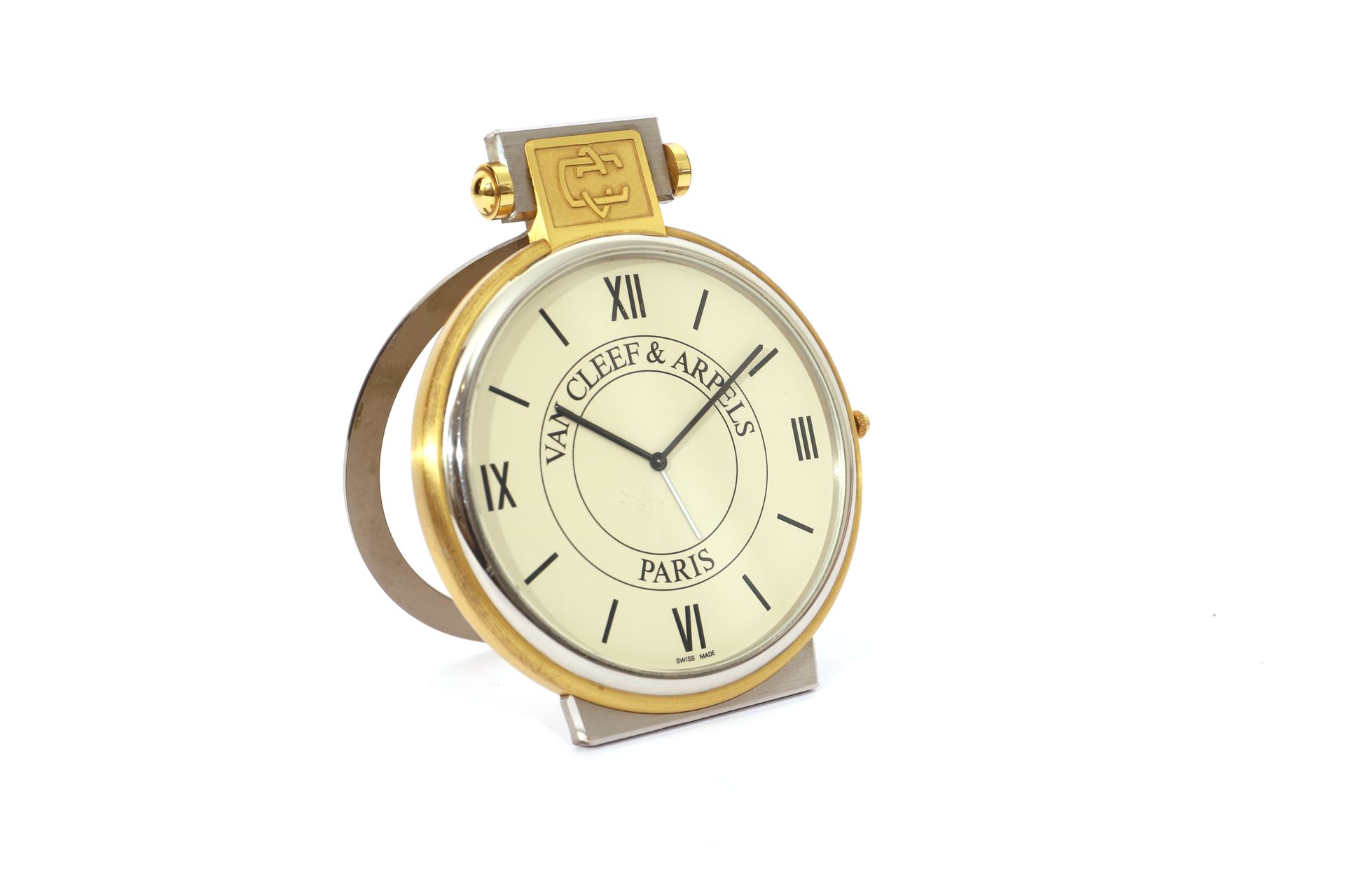 Null VAN CLEEF & ARPELS The collection About 1990

N° 37291

Steel and gilt meta&hellip;